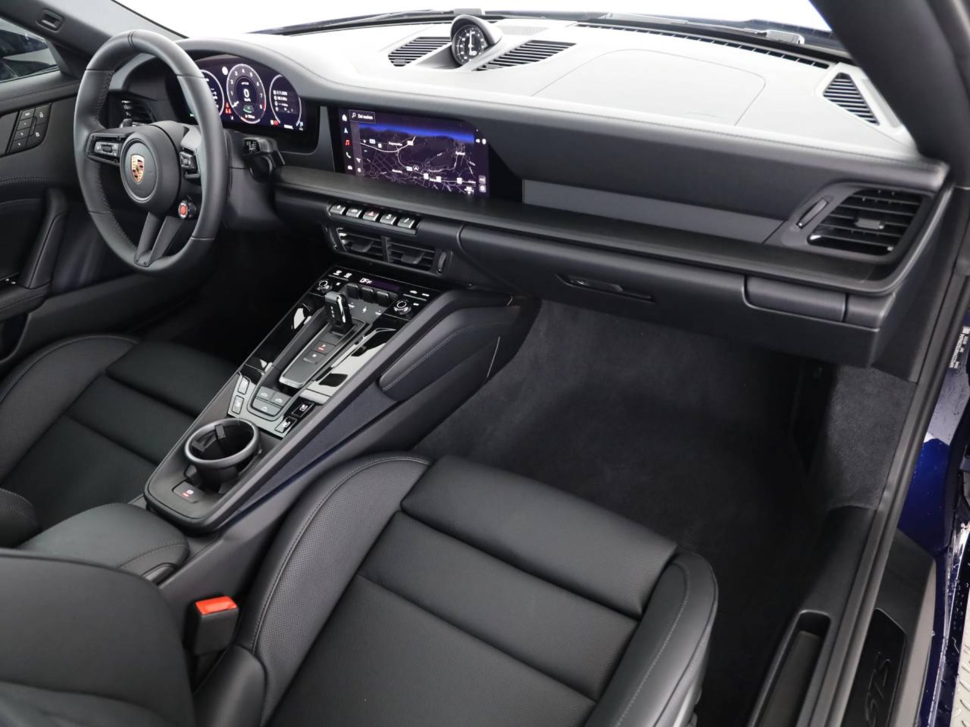 PORSCHE 911 Carrera GTS Cabriolet-image-11