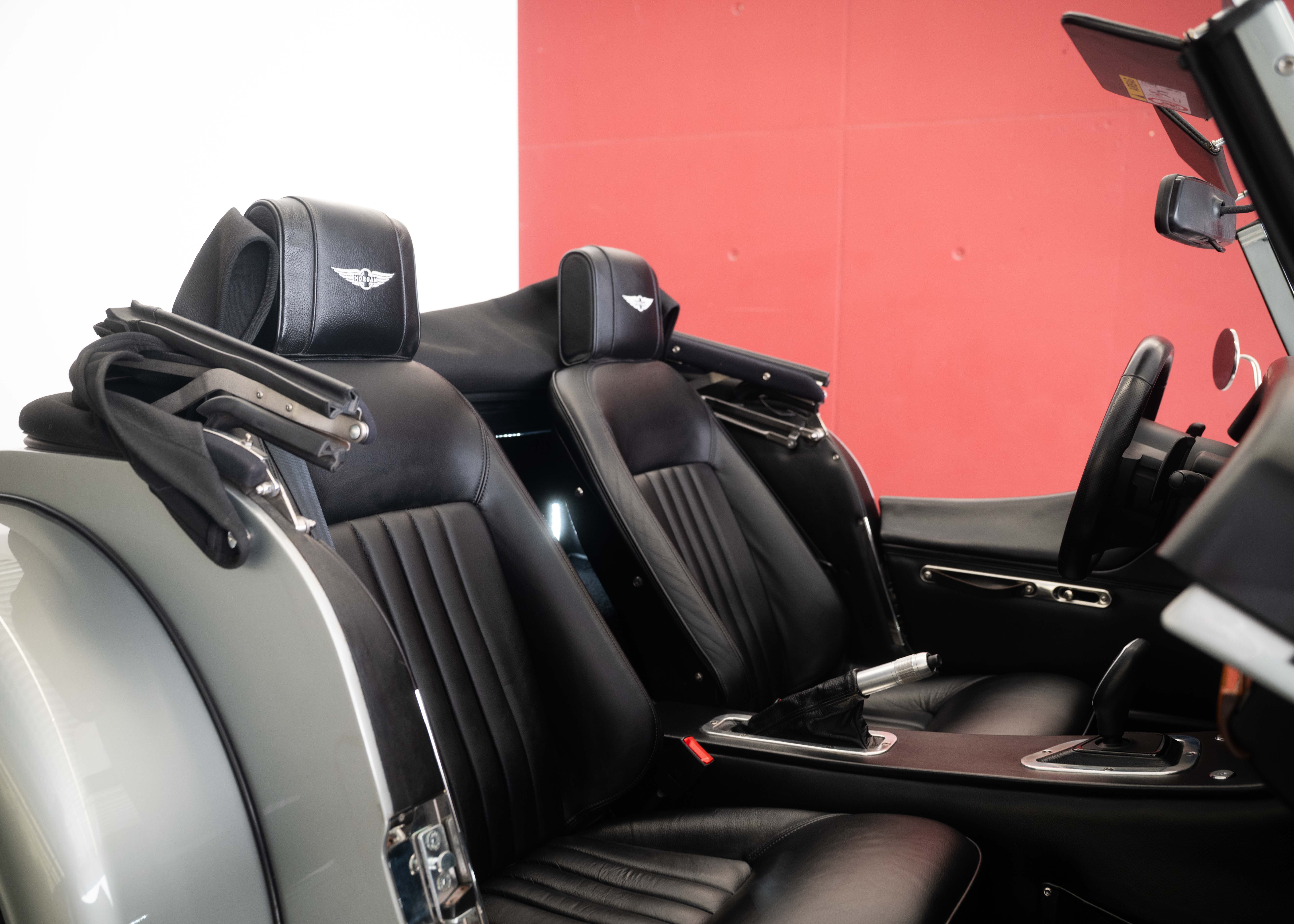 Image MORGAN 4-4 Plus Four 2.0 Automatic (Swiss car, 1st hand, Rolls-Royce paint, fantastic condition) - SOLD !