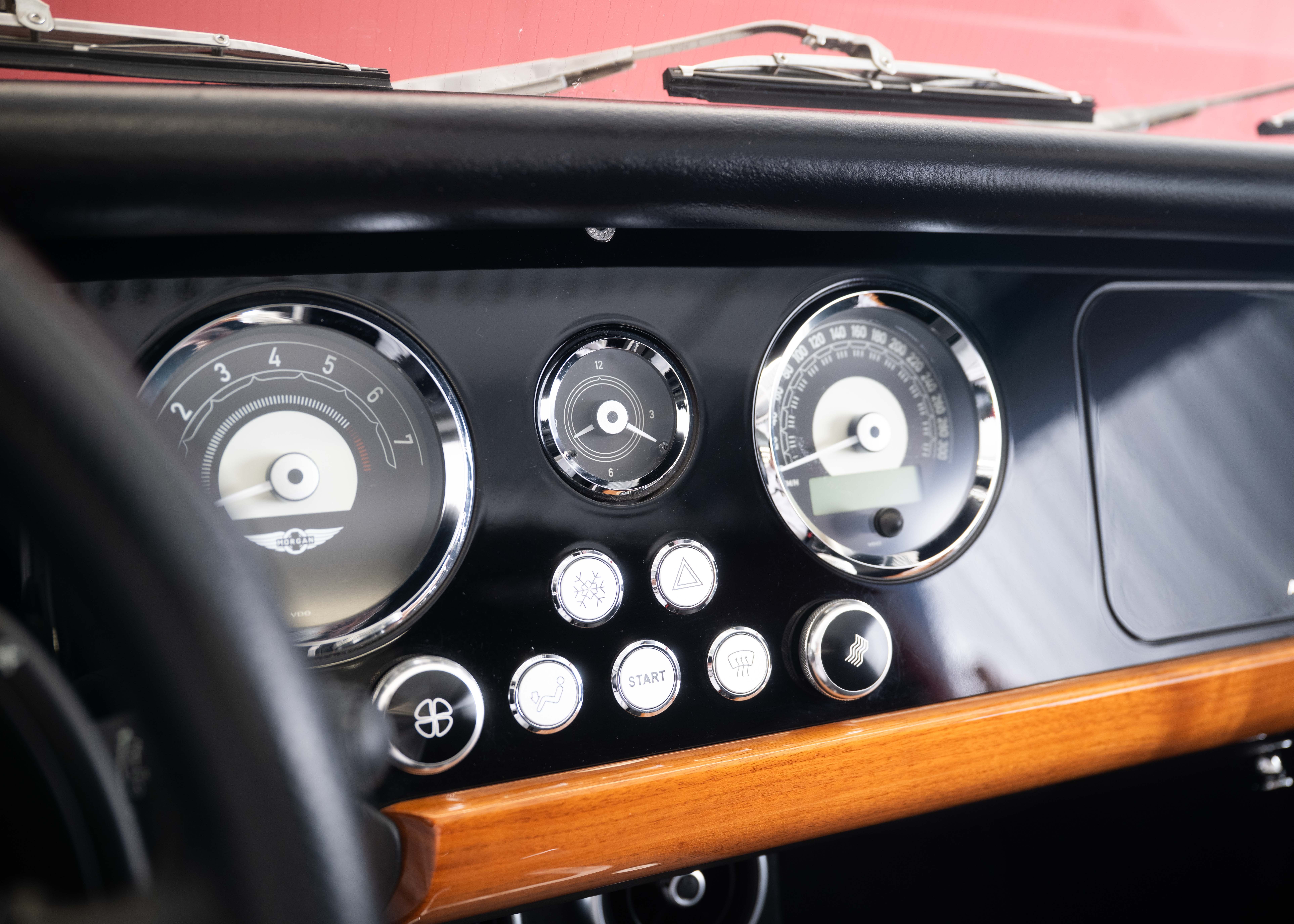 Image MORGAN 4-4 Plus Four 2.0 Automatic (Swiss car, 1st hand, Rolls-Royce paint, fantastic condition) - SOLD !