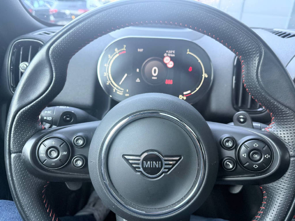 MINI Countryman F60 2.0i Cooper S ALL4-image-9