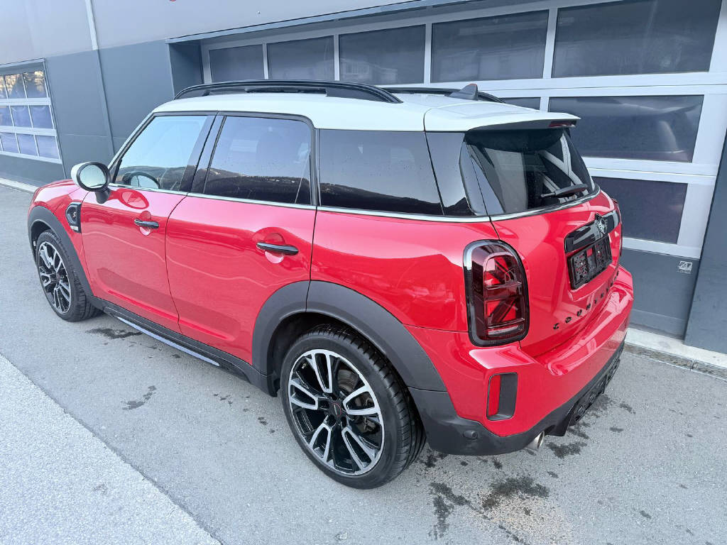 MINI Countryman F60 2.0i Cooper S ALL4-image-2