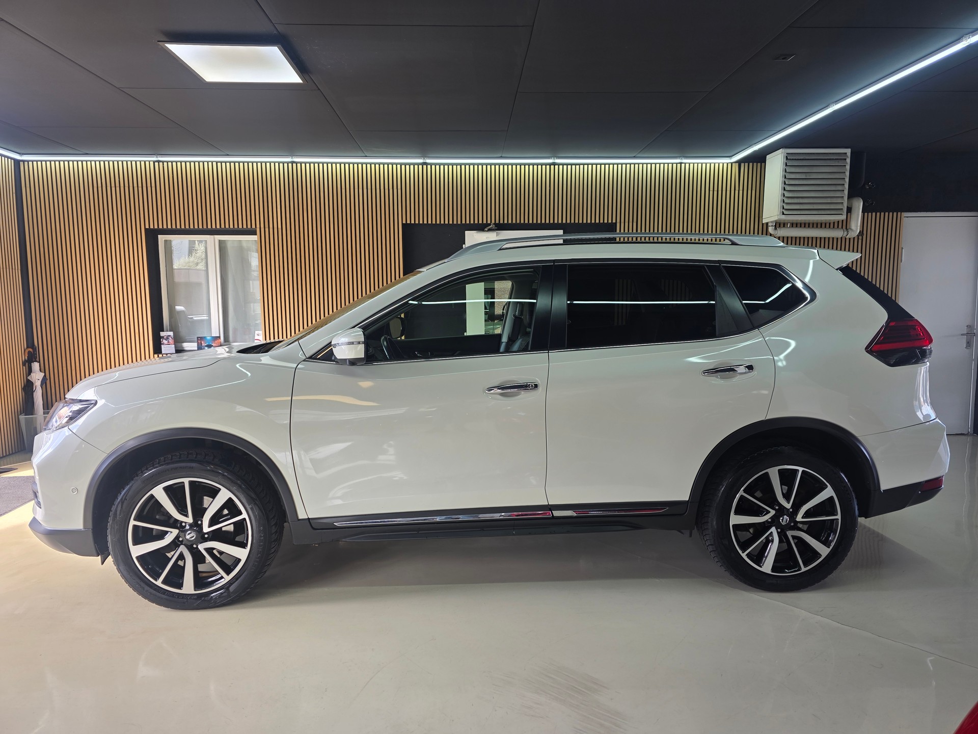 NISSAN X-Trail 2.0 dCi tekna Xtronic CVT ALL-MODE 4x4-image-3