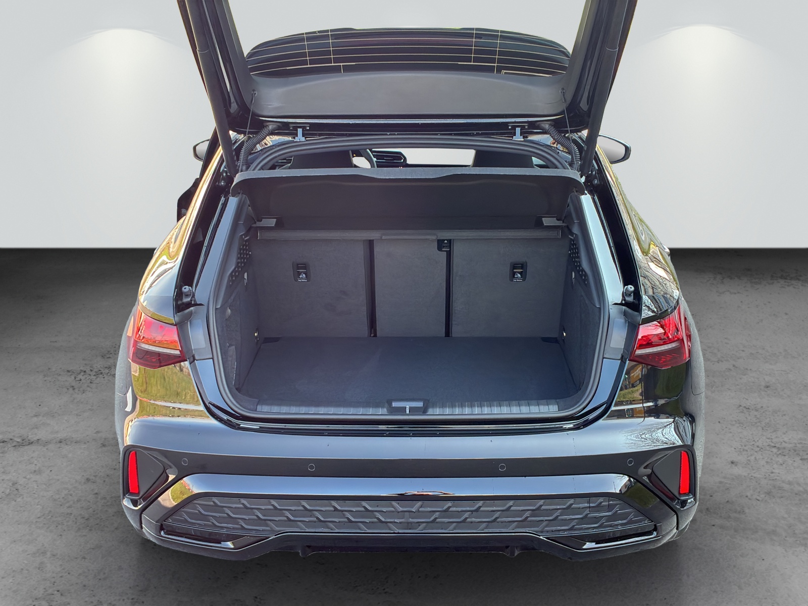 AUDI A3 Sportback TFSI 110 kW S line S tronic-image-9
