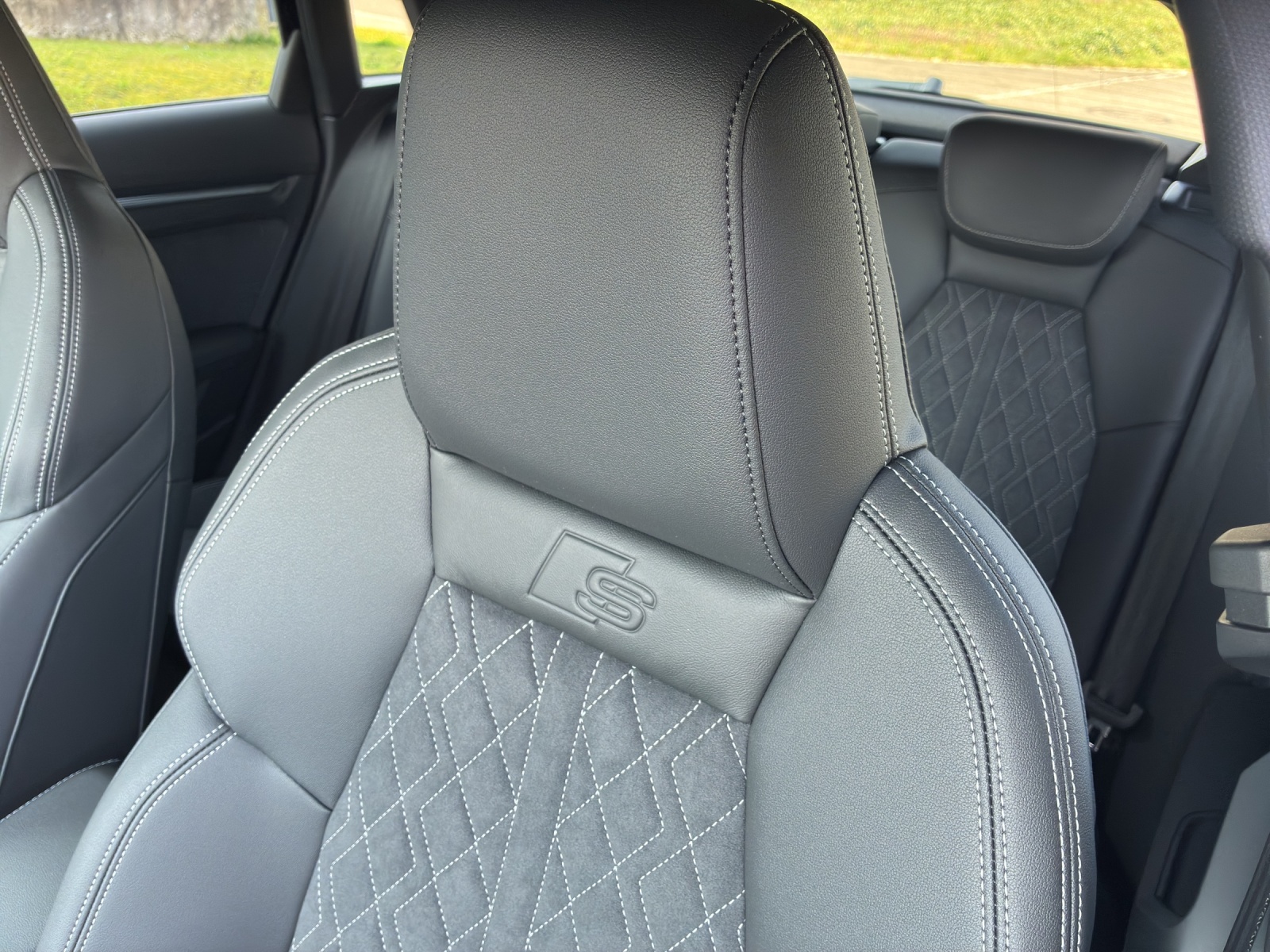 AUDI A3 Sportback TFSI 110 kW S line S tronic-image-12