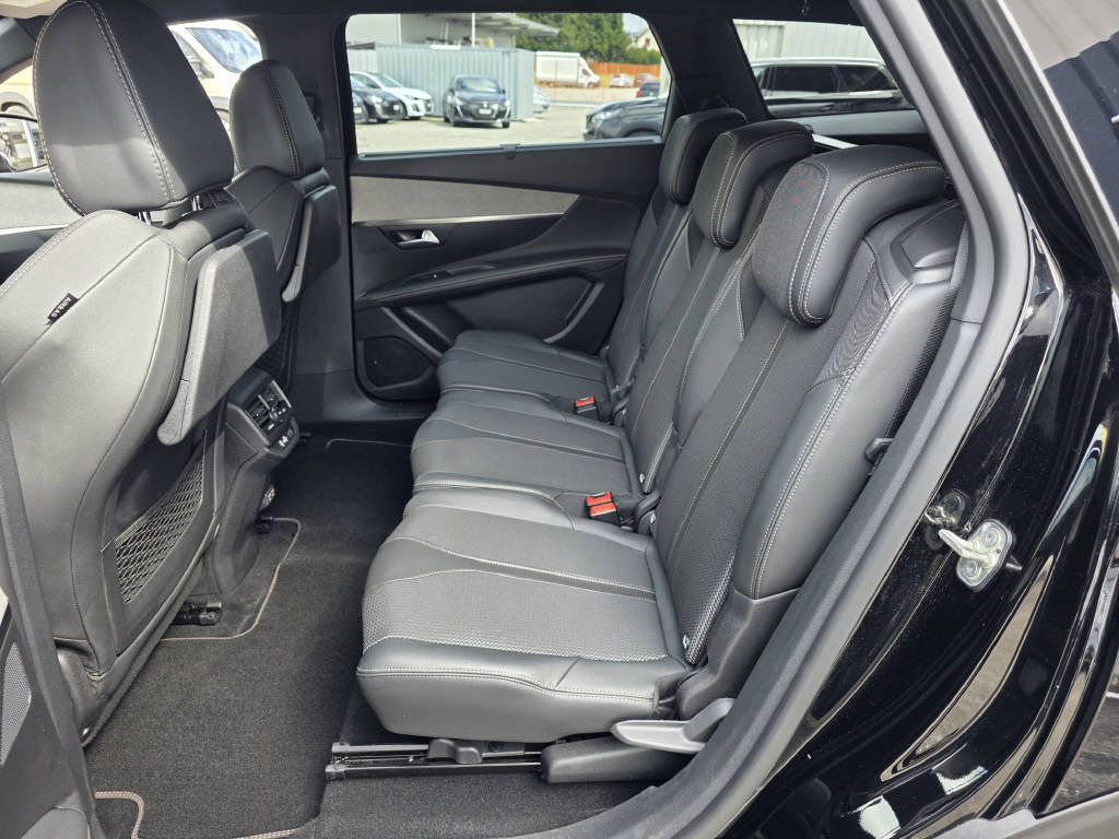 PEUGEOT 5008 1.2 PureTech GT-image-6