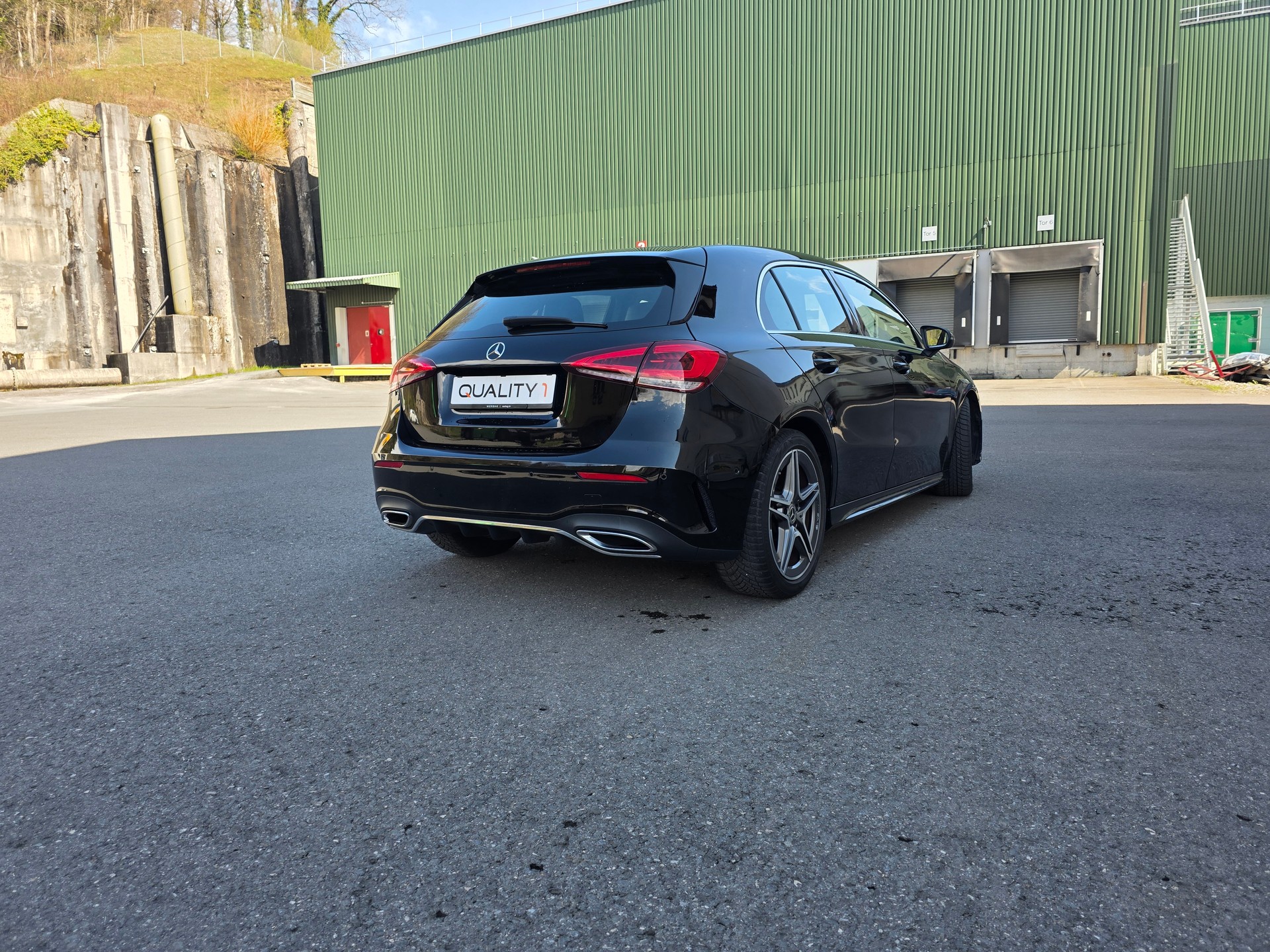 MERCEDES-BENZ A 200 AMG Line 7G-DCT-image-16