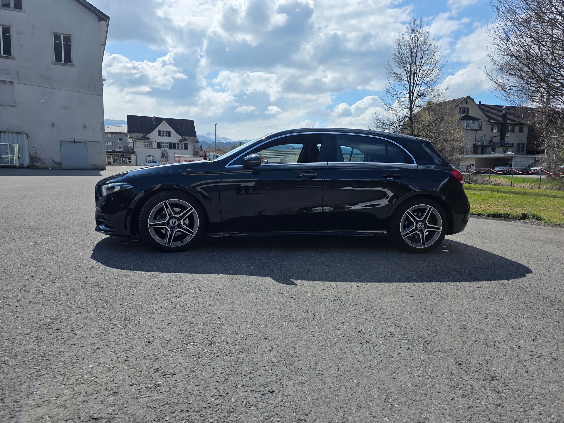 MERCEDES-BENZ A 200 AMG Line 7G-DCT-image-11