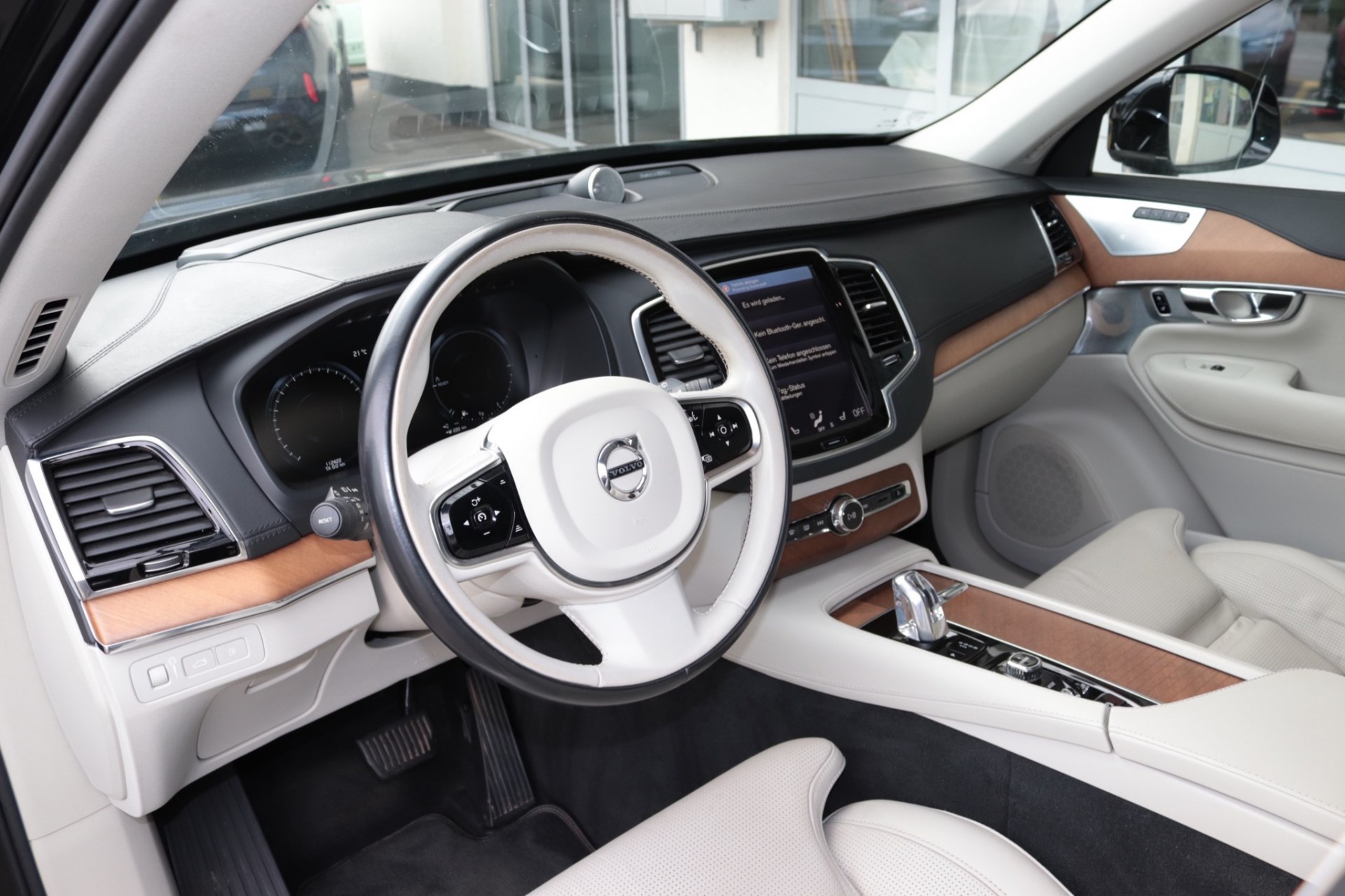 VOLVO XC90 T8 AWD Inscription Geartronic-image-10