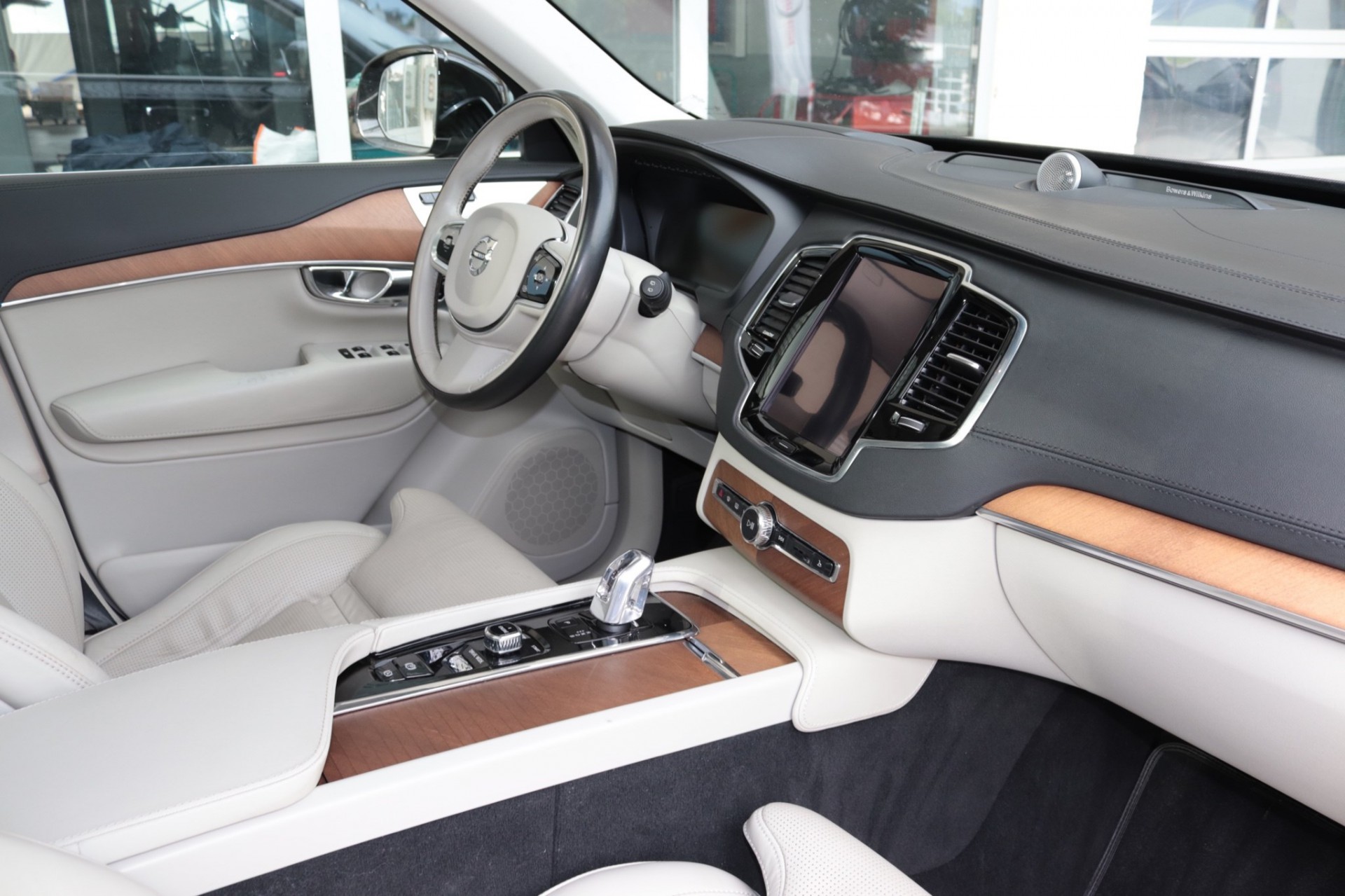 VOLVO XC90 T8 AWD Inscription Geartronic-image-11