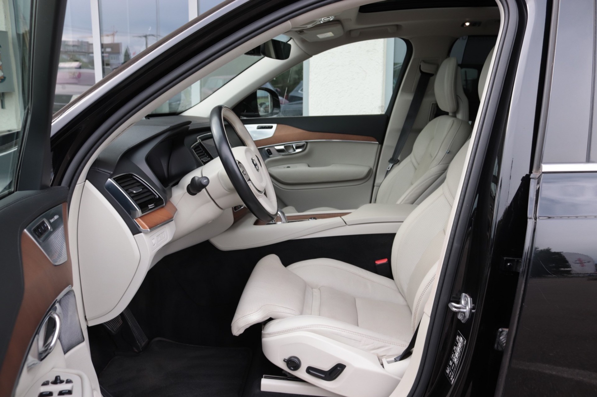 VOLVO XC90 T8 AWD Inscription Geartronic-image-9
