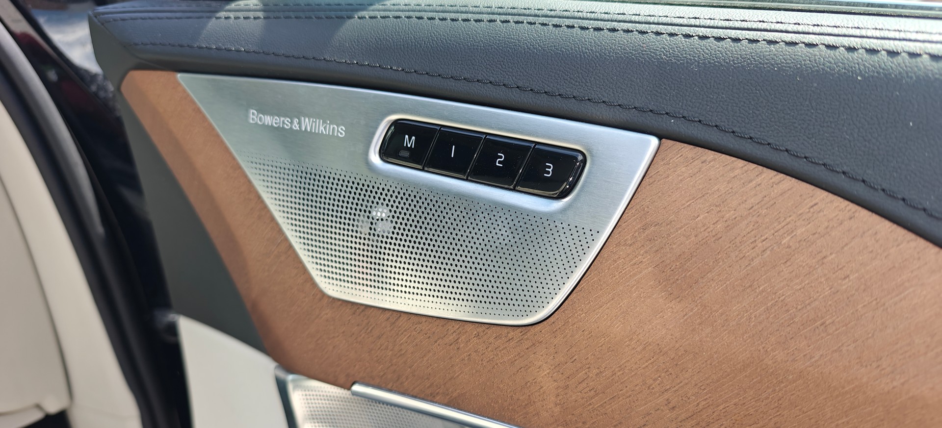 VOLVO XC90 T8 AWD Inscription Geartronic-image-15