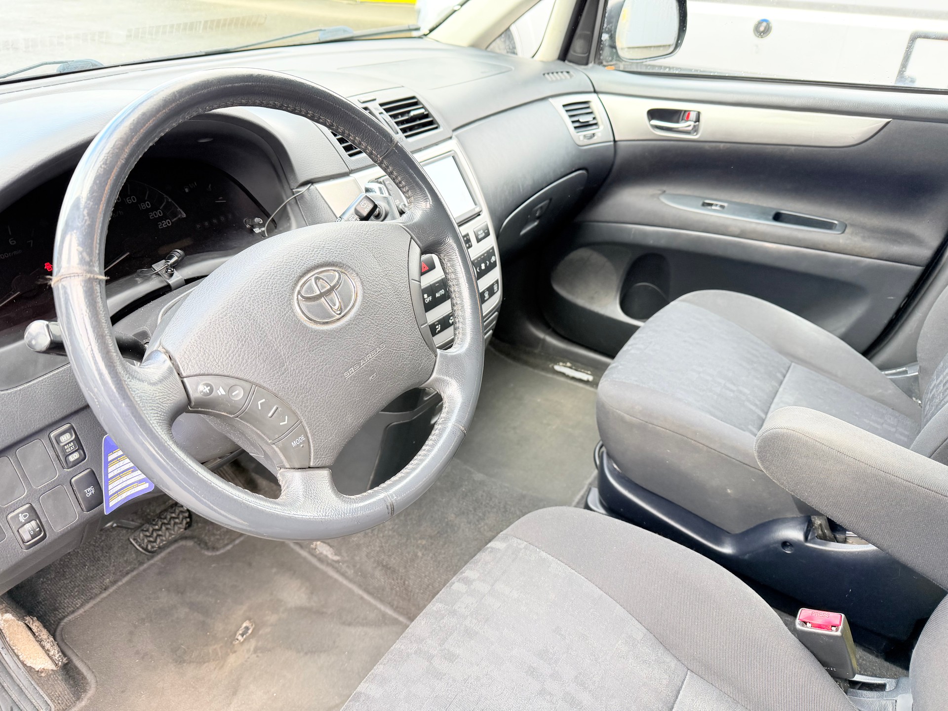 TOYOTA Avensis Verso 2.0 VVT-i Linea Sol-image-9