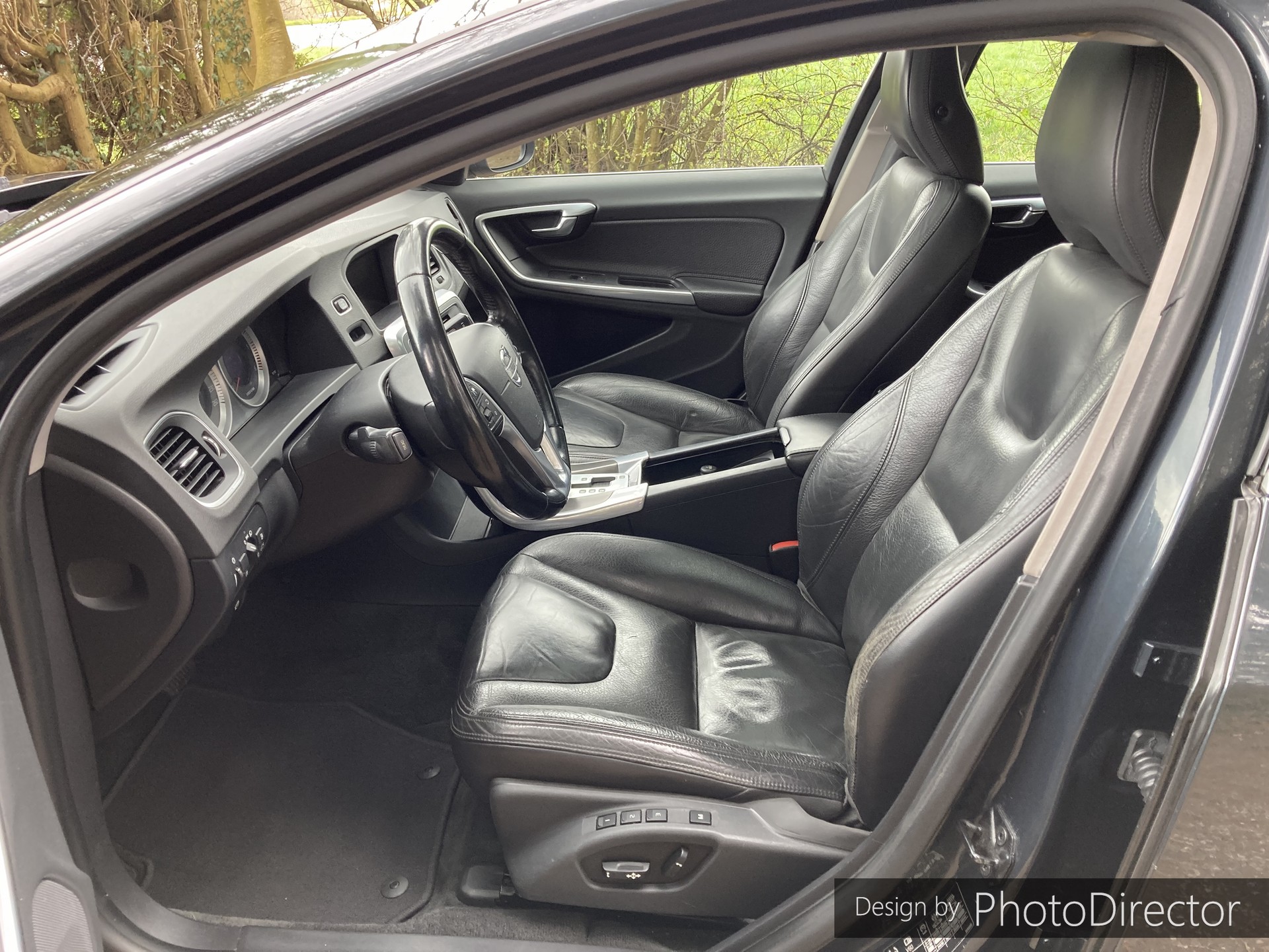 VOLVO V60 D5 AWD Summum Geartronic-image-5