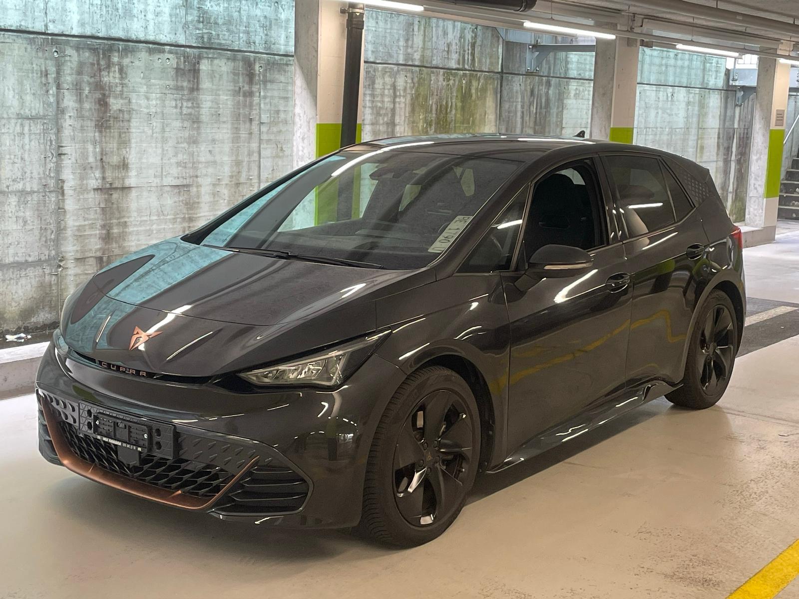 CUPRA Born 77 kWh e-Boost // MFK NEU-showroom-element-1