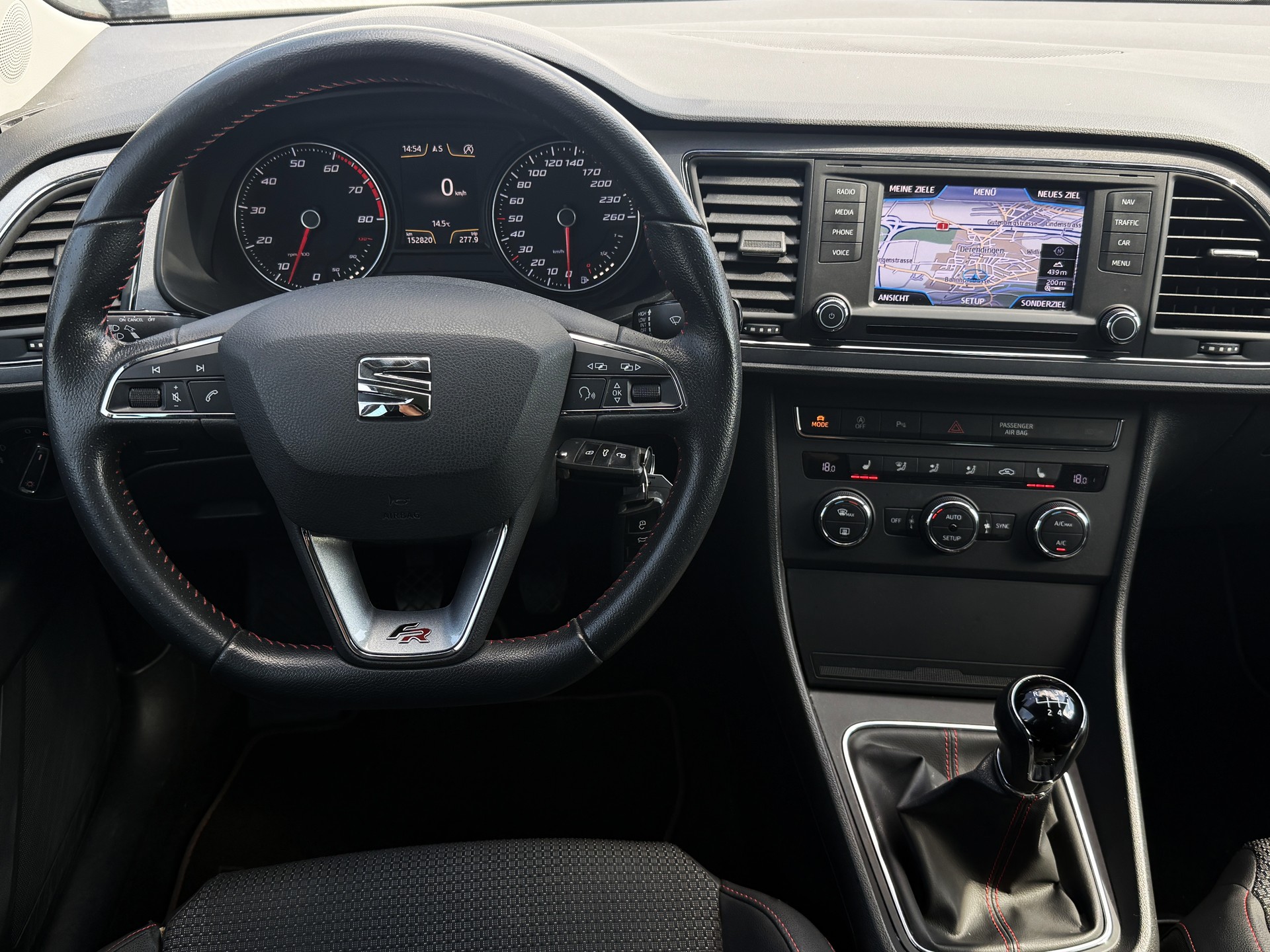 SEAT Leon 1.4 TSI FR-image-16