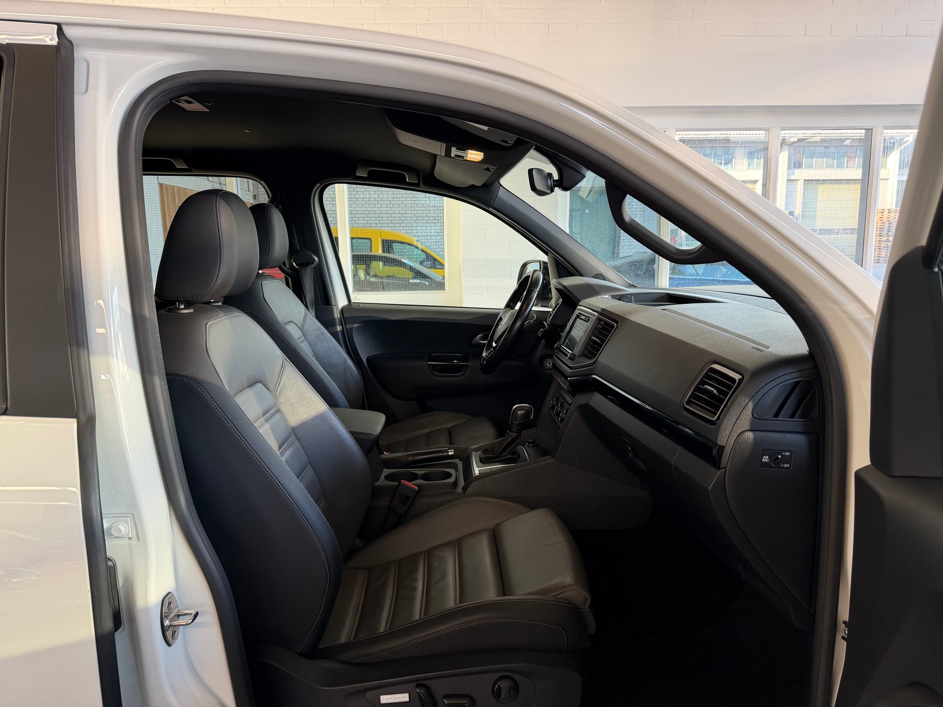 VW Amarok 3.0TDI Highline 258 PS V6 4X4 4Motion Automatic AHK 3300 KG ( CH )-image-7