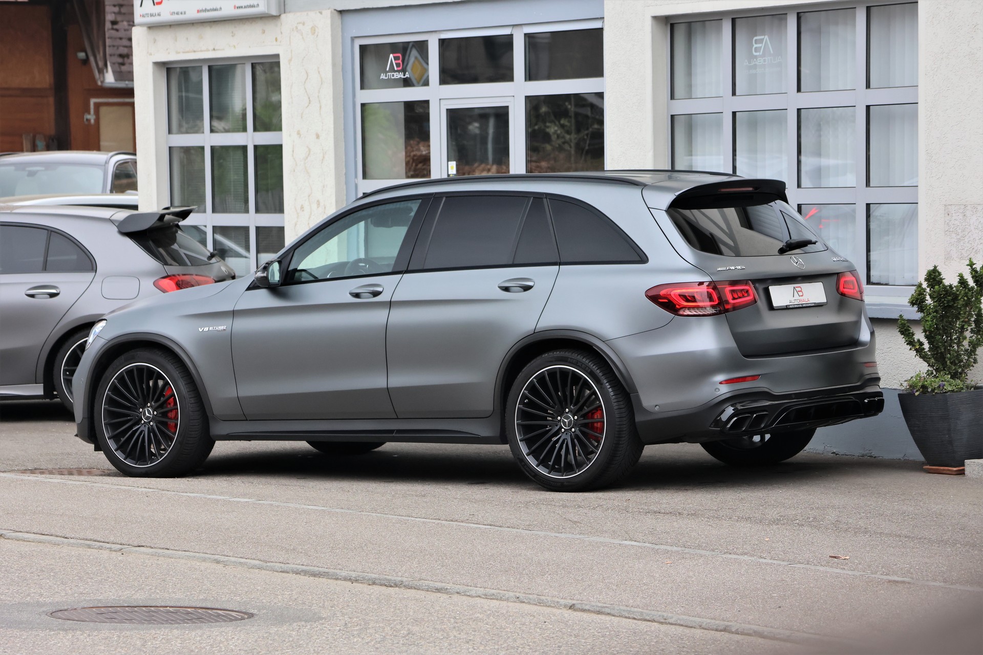 MERCEDES-BENZ GLC 63 S AMG 4Matic 9G-Tronic (CH) "Designo Magno"-image-4