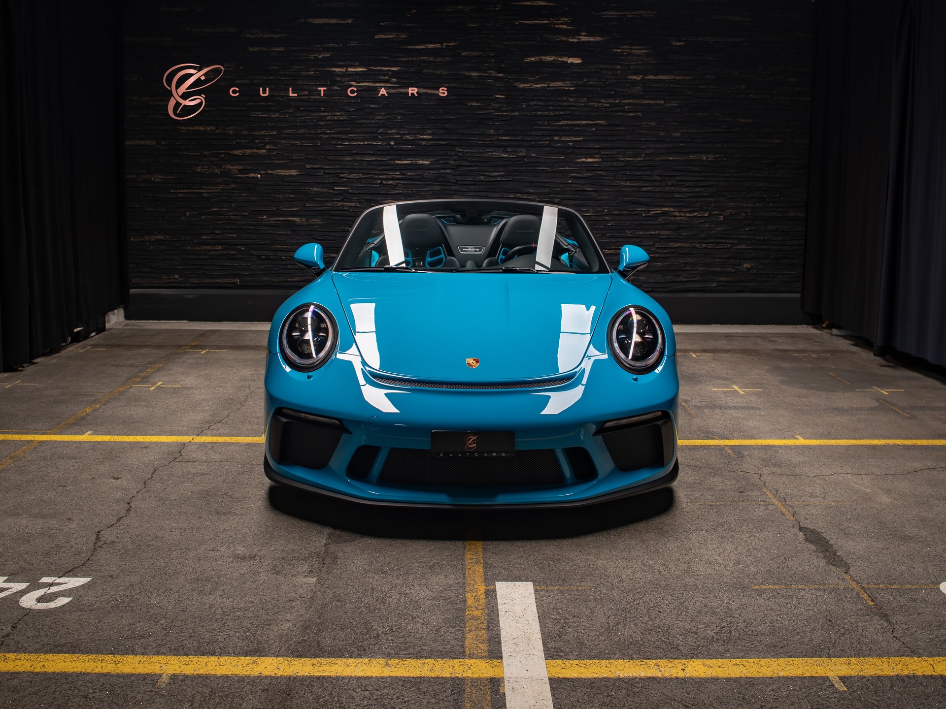 PORSCHE 911 Speedster-showroom-element-3