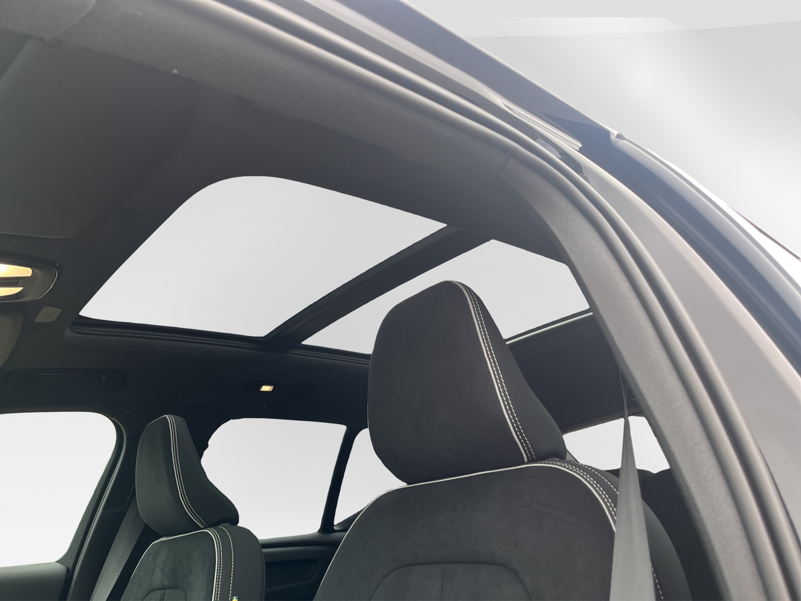 VOLVO EX40 Twin Black Edition AWD-image-13