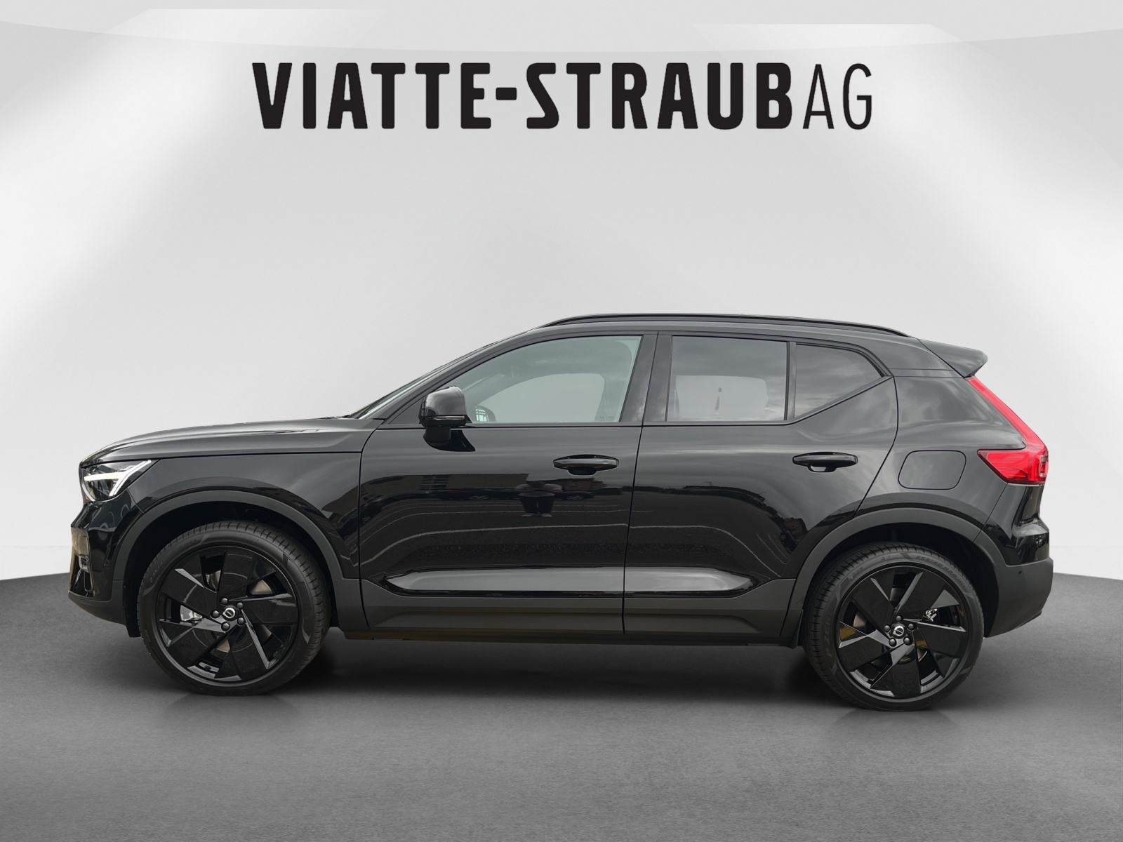 VOLVO EX40 Twin Black Edition AWD-image-1