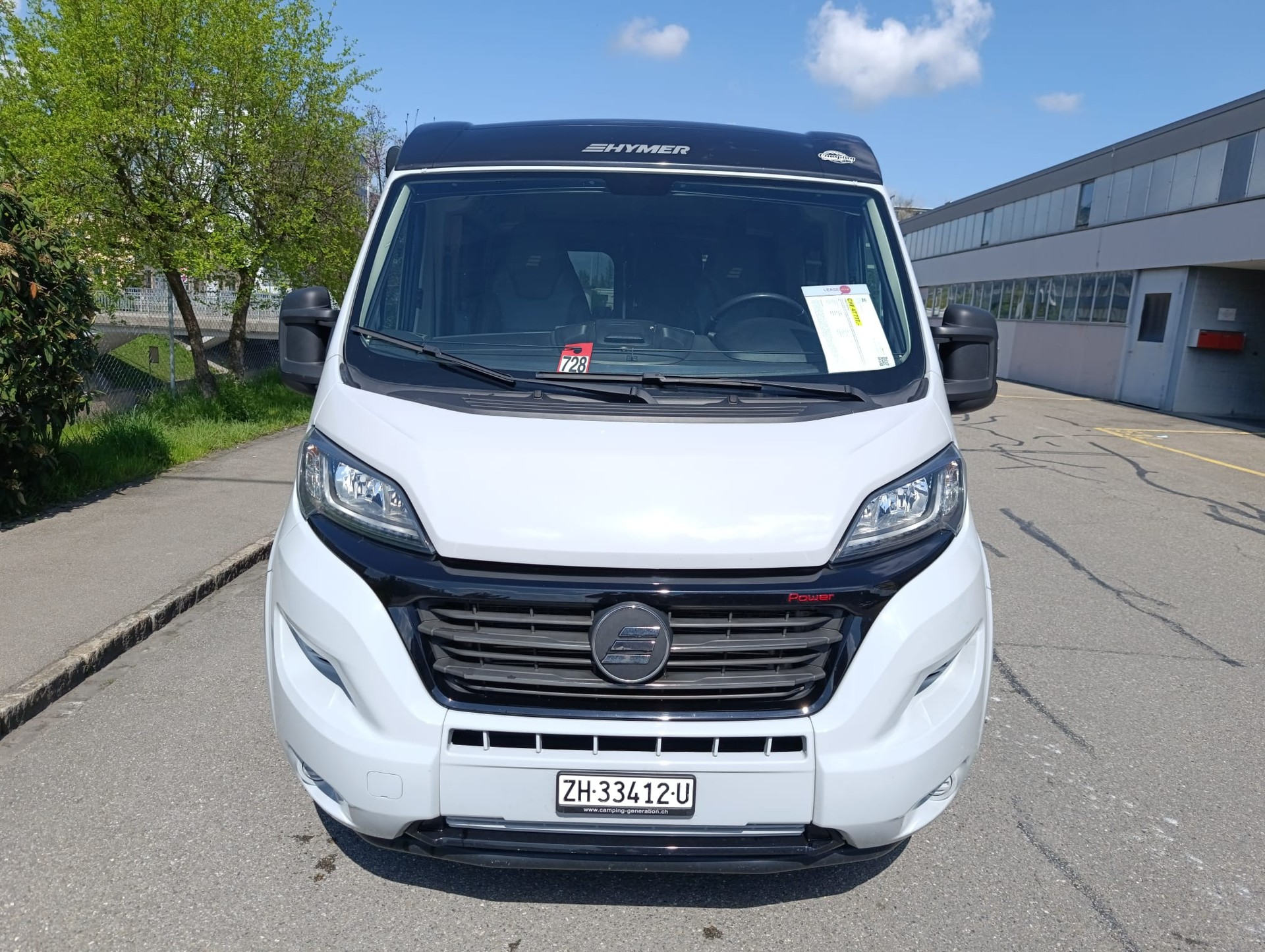 HYMER ***kleinster Camper aller Zeiten ***4.96M Länge*Automat*5-Plätzer mit Ledersitze*AHK 2500Kg*Solar*Dieselheizung* Aussendusche*-image-5
