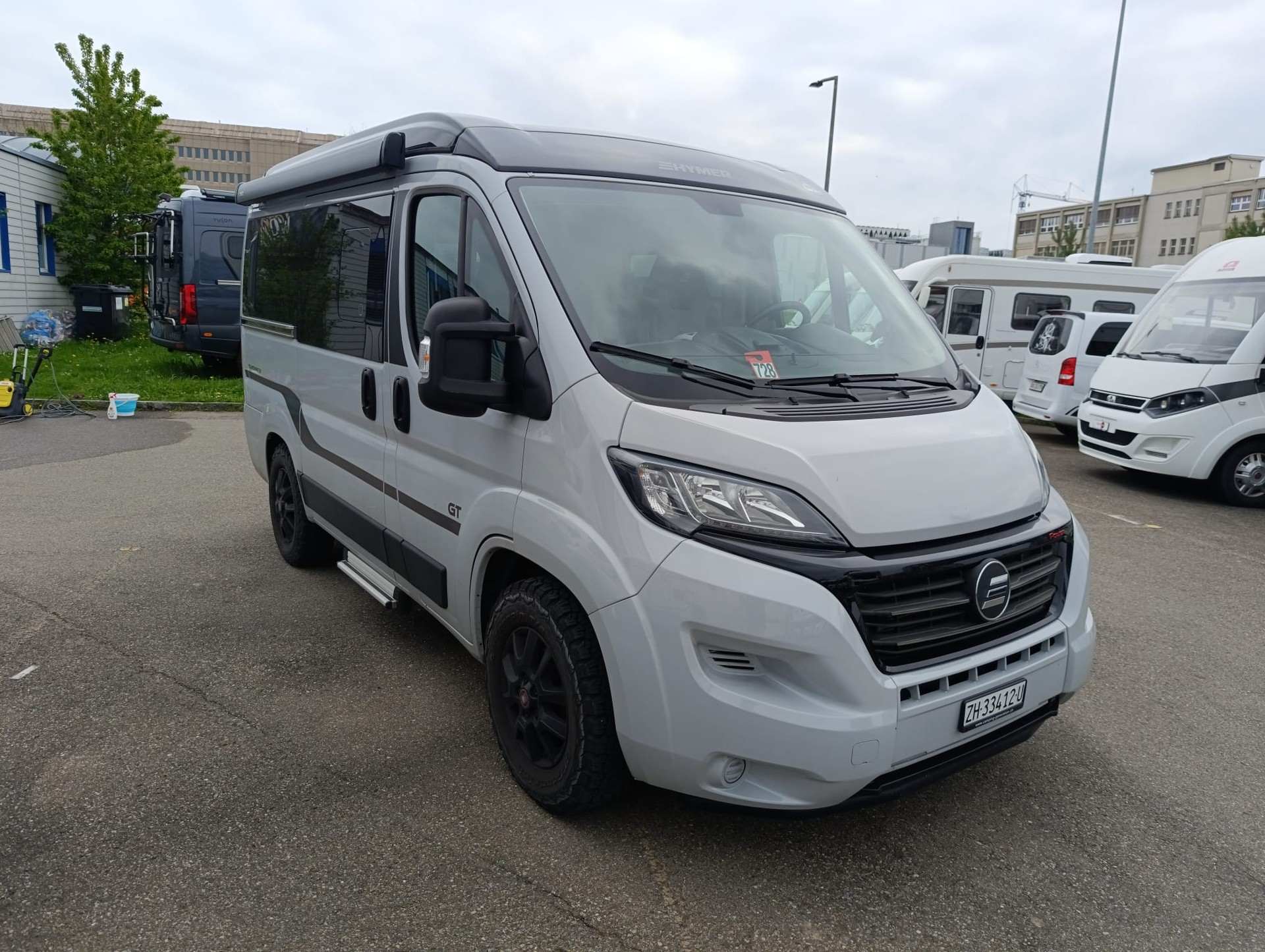 HYMER ***kleinster Camper aller Zeiten ***4.96M Länge*Automat*5-Plätzer mit Ledersitze*AHK 2500Kg*Solar*Dieselheizung* Aussendusche*-image-10