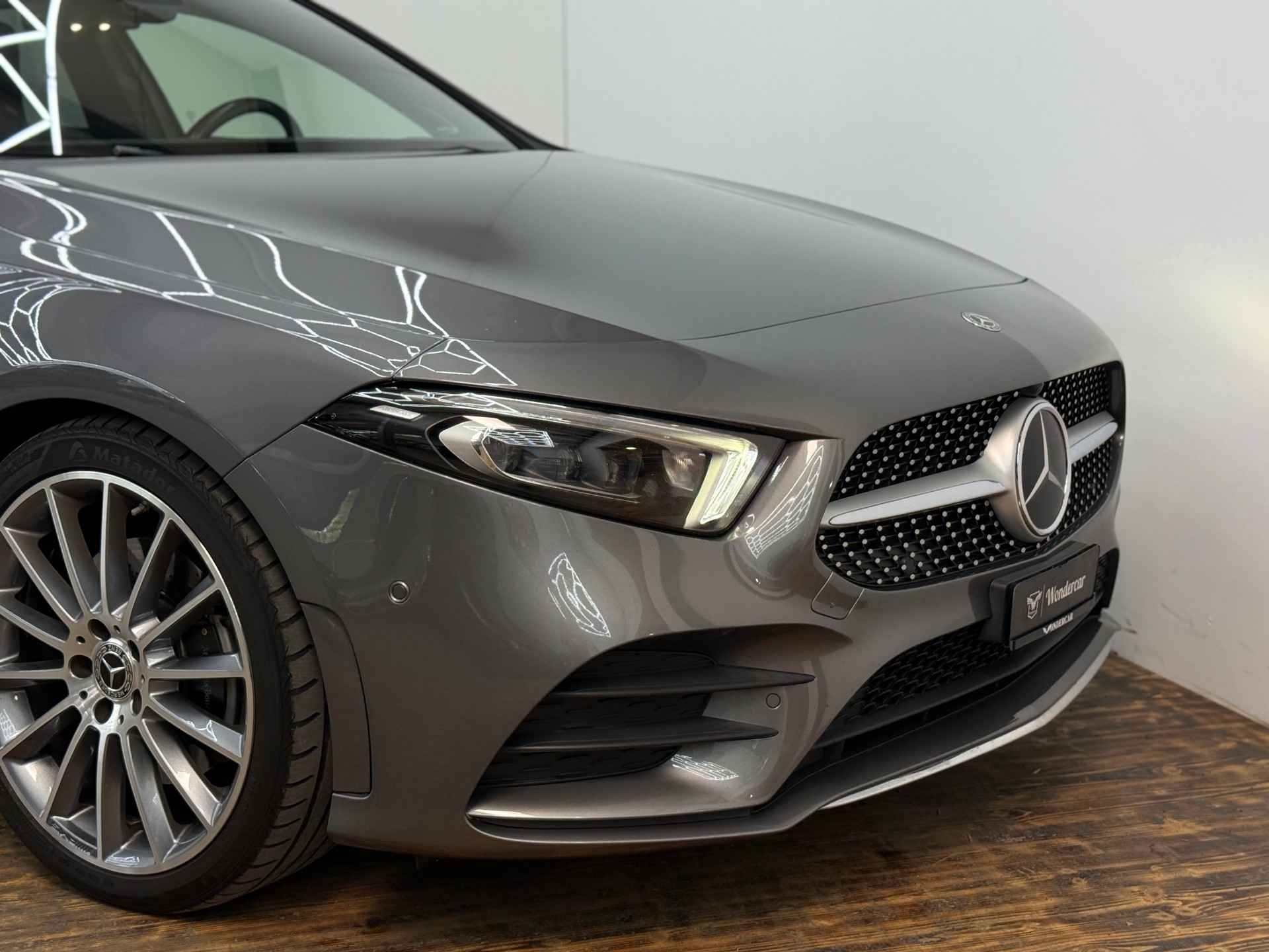 MERCEDES-BENZ A 220 AMG Line 7G-DCT 4Matic-showroom-element-1