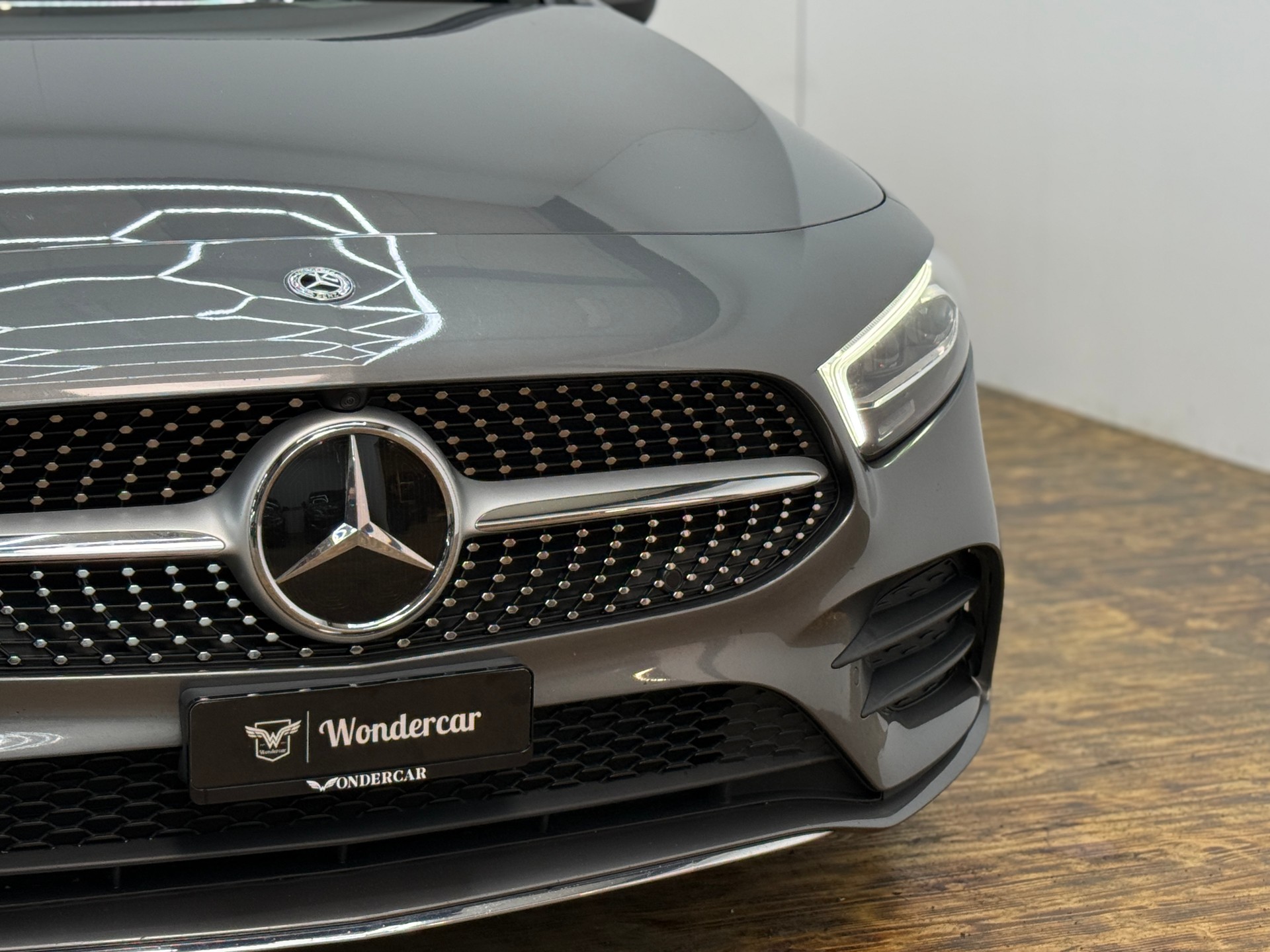 MERCEDES-BENZ A 220 AMG Line 7G-DCT 4Matic-showroom-element-3