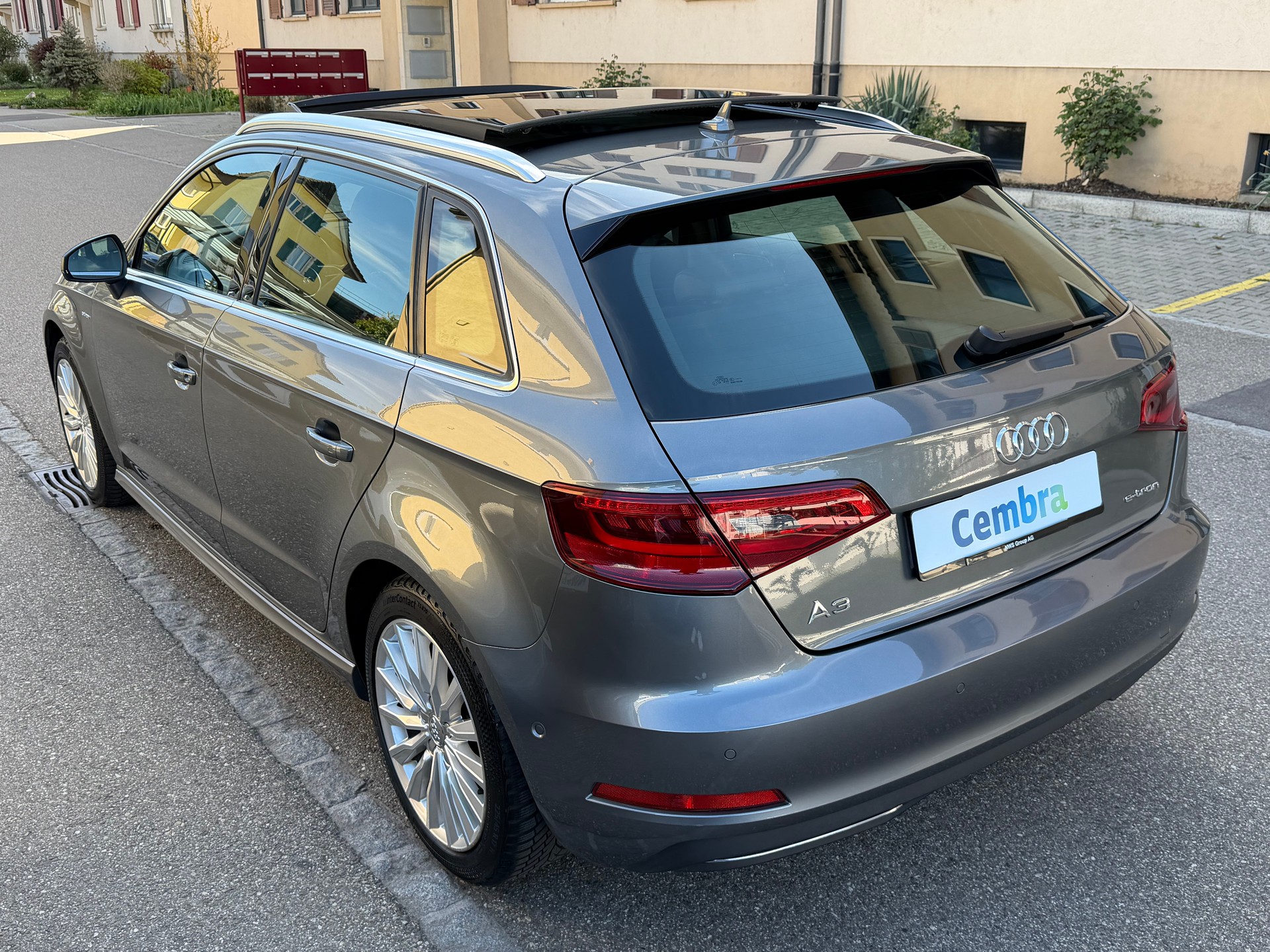 AUDI A3 Sportback 1.4 e-tron Ambition S-tronic-image-5