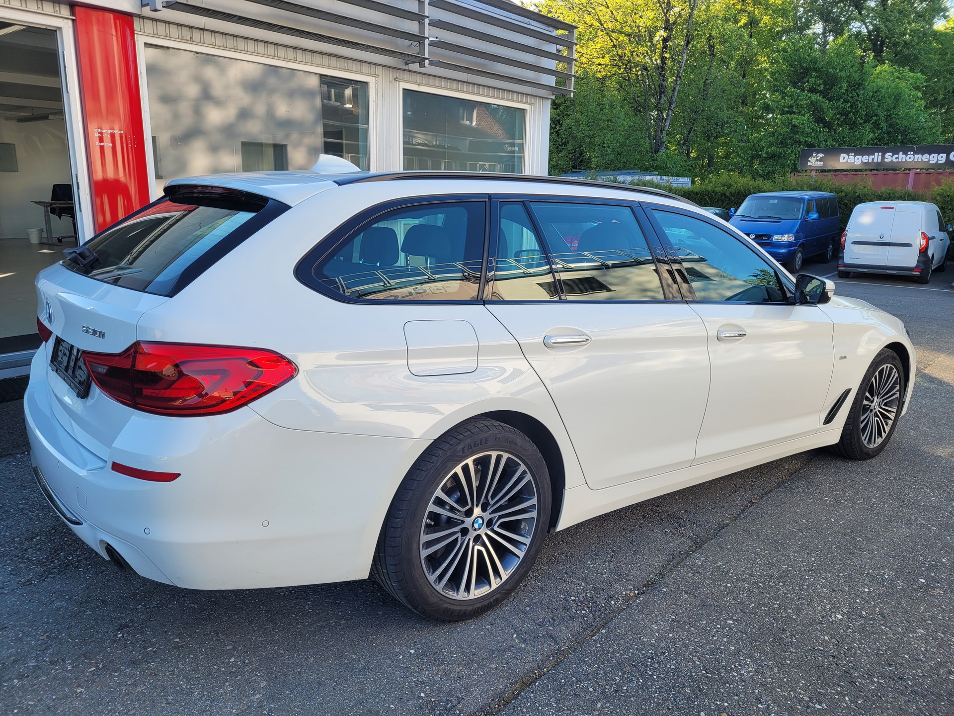 BMW 530i Touring Sport Line Steptronic-image-9