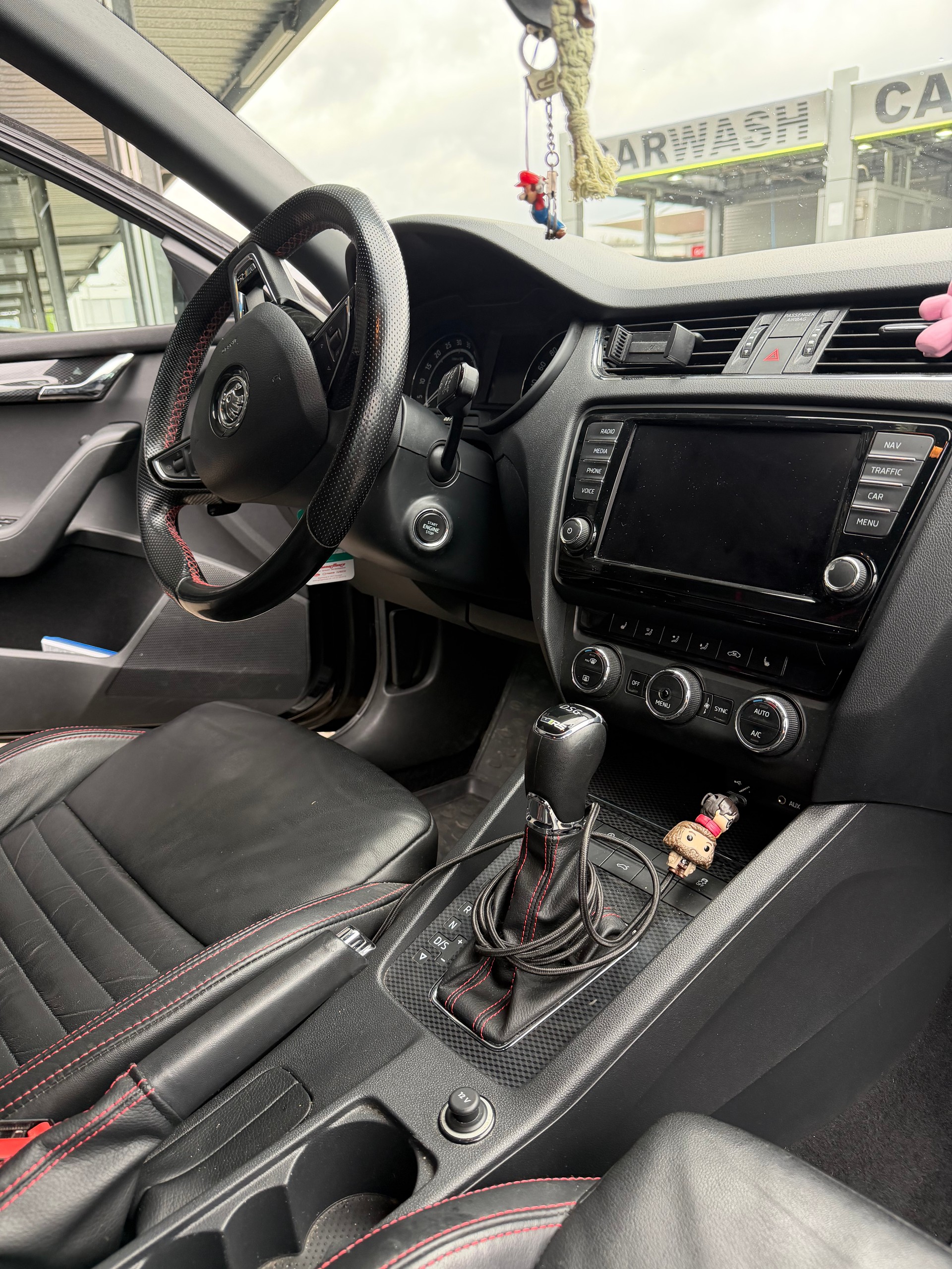 SKODA Octavia Combi 2.0 TDI RS 4x4 DSG-image-3