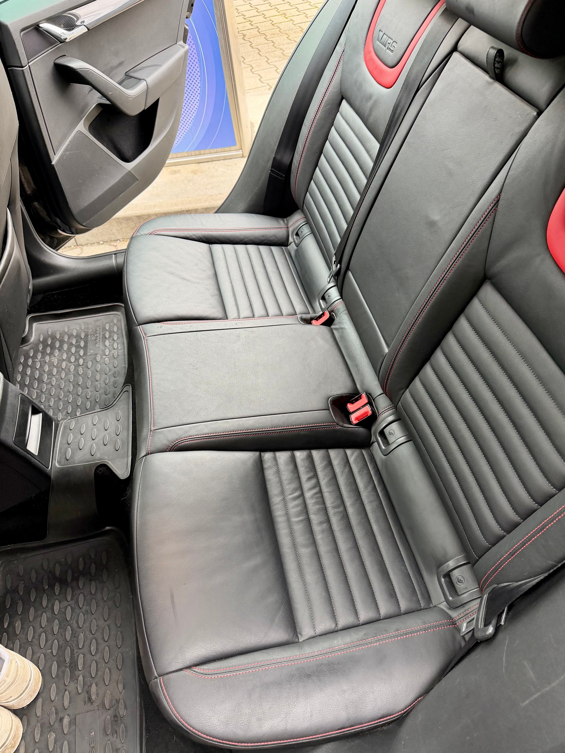 SKODA Octavia Combi 2.0 TDI RS 4x4 DSG-image-5