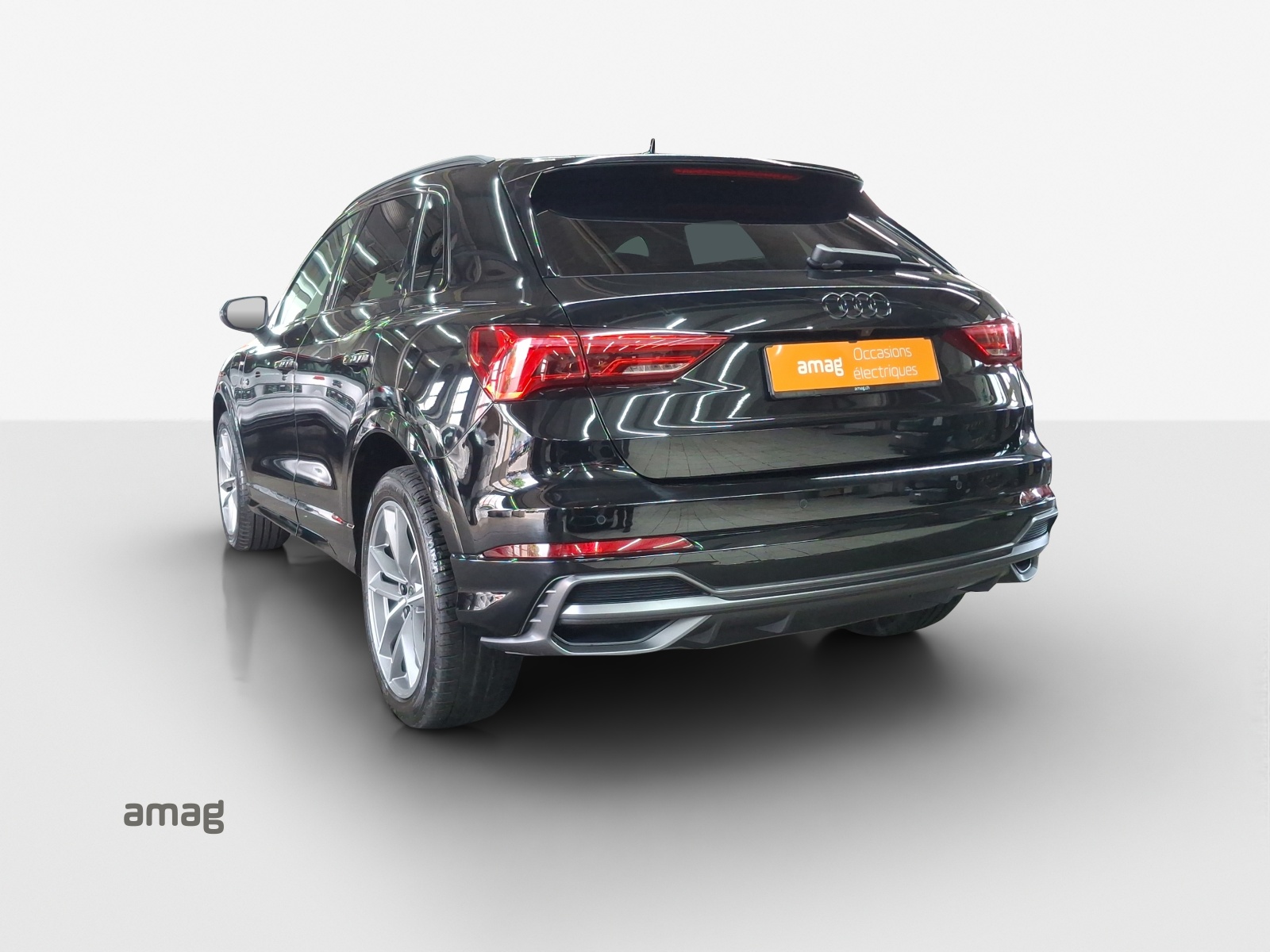 AUDI Q3 45 TFSI e S line Attraction S-tronic-image-3