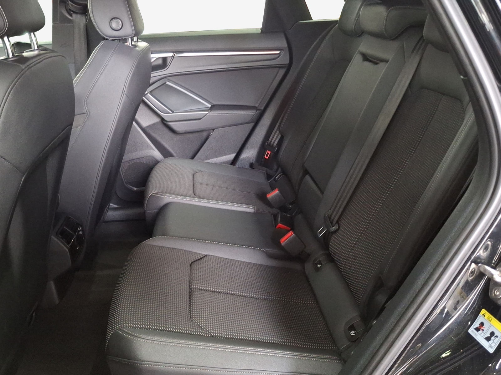 AUDI Q3 45 TFSI e S line Attraction S-tronic-image-12