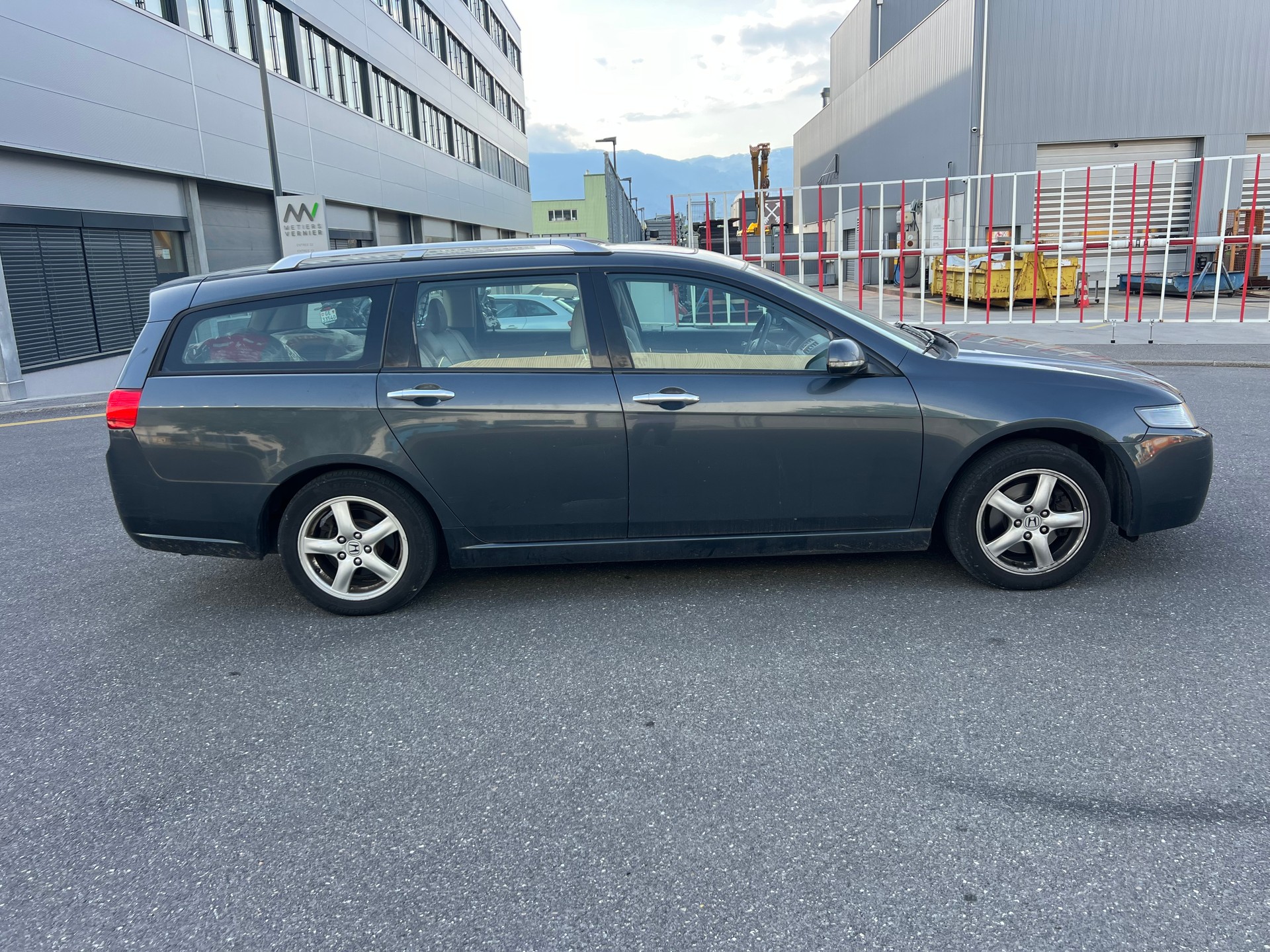 HONDA Accord Tourer 2.2 i-CTDi Executive-image-6