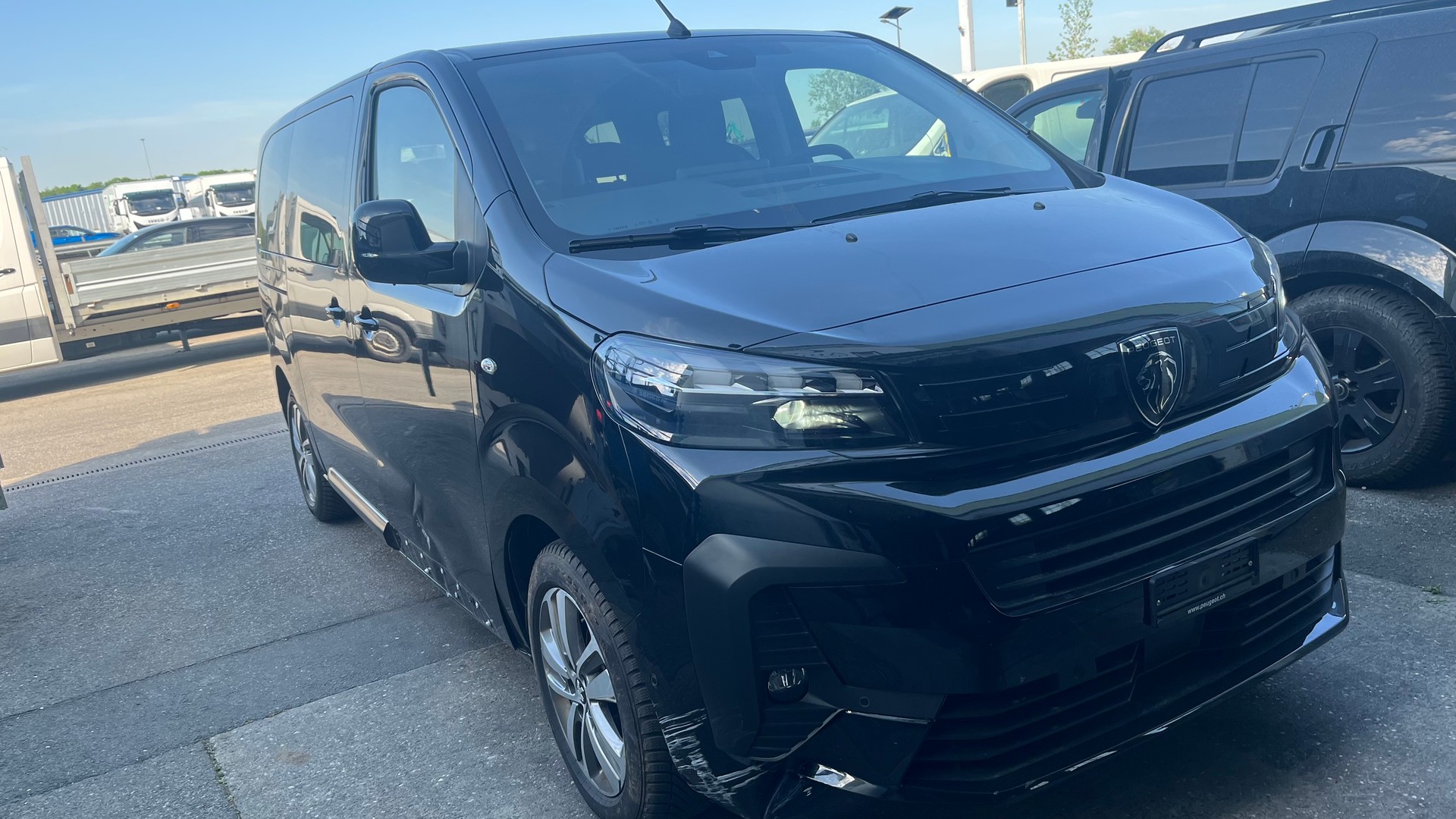PEUGEOT Traveller 2.2 BlueHDi Business Standard EAT8-image-8