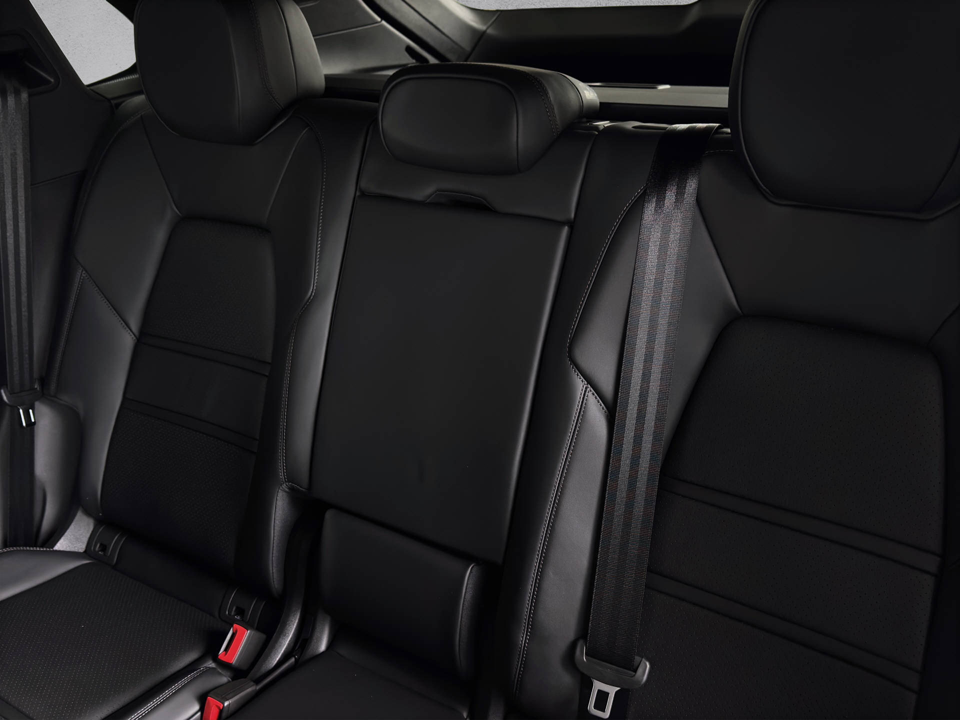 PORSCHE Cayenne S E-Hybrid-image-13