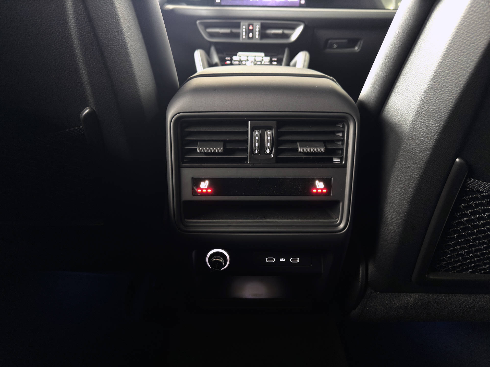 PORSCHE Cayenne S E-Hybrid-image-12