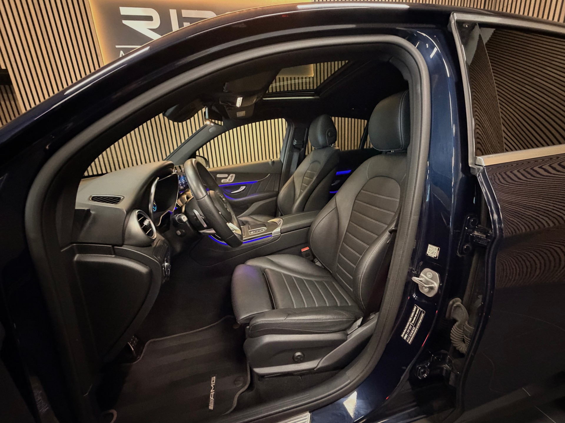 MERCEDES-BENZ GLC Coupé 300 AMG Line 4Matic 9G-Tronic | CH- Fzg. | Carvertical Bericht | Ab MFK & Service-image-8