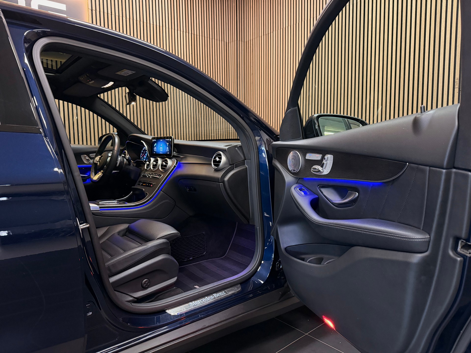 MERCEDES-BENZ GLC Coupé 300 AMG Line 4Matic 9G-Tronic | CH- Fzg. | Ab MFK & Service-image-26