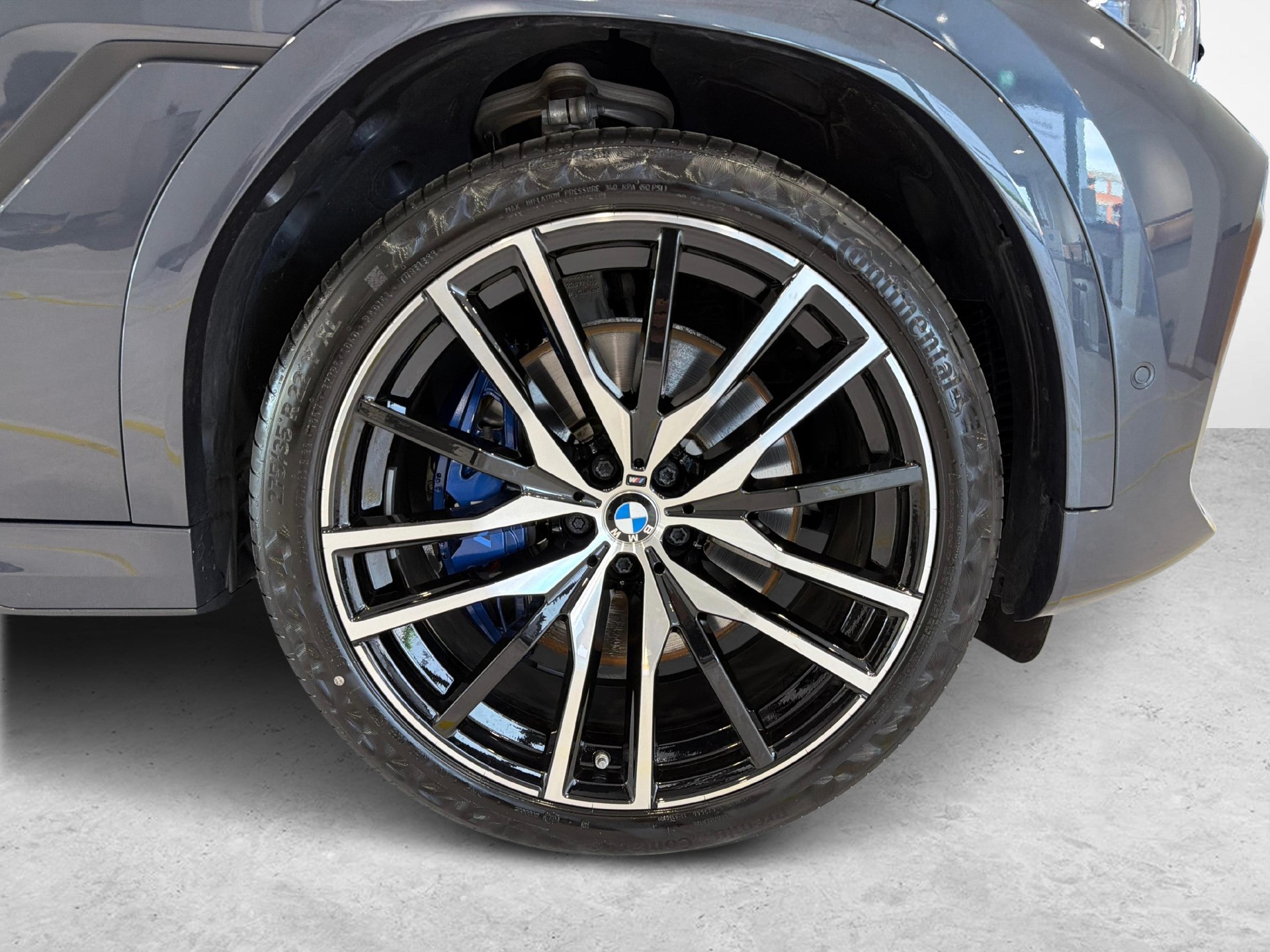 BMW X6 M50i-image-9