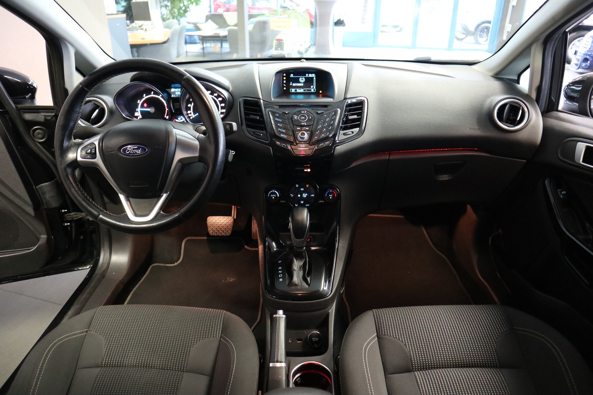 FORD Fiesta 1.0 EcoB 100 Titanium-image-13