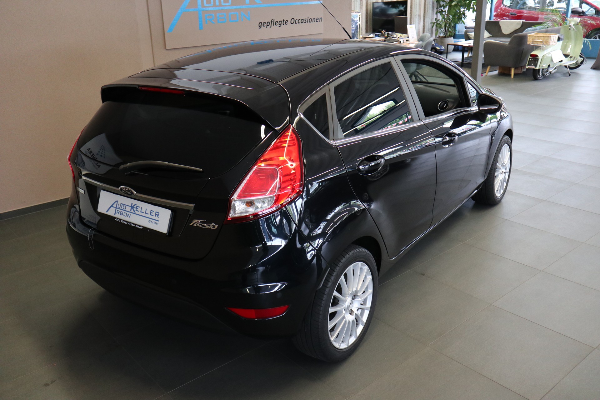 FORD Fiesta 1.0 EcoB 100 Titanium-image-6