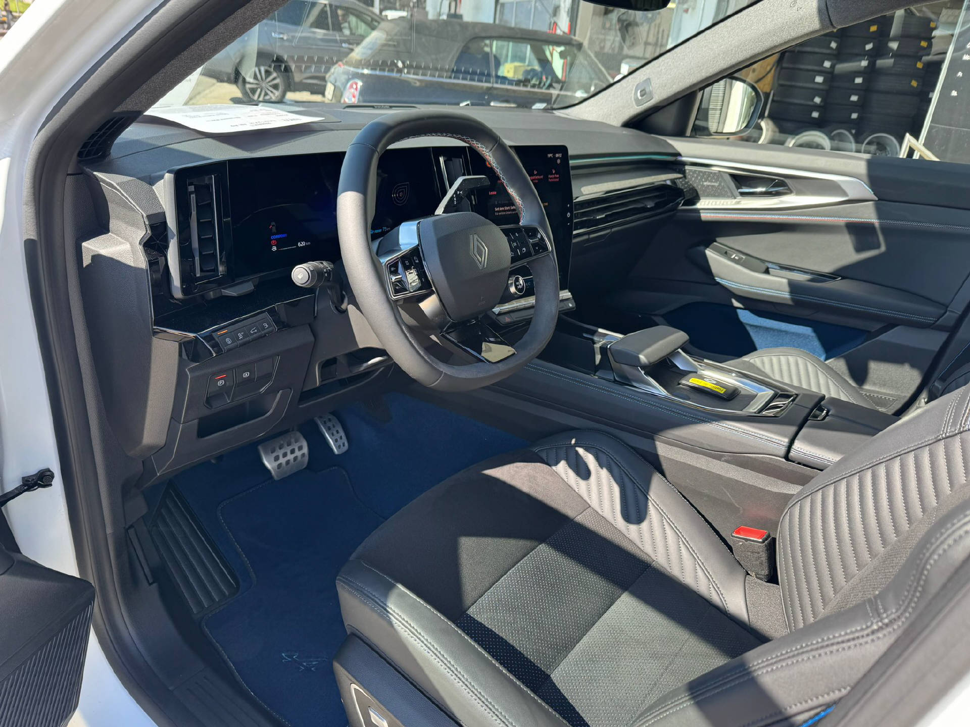 RENAULT Rafale 1.2 E-Tech Plug-in Atelier Alpine-image-4