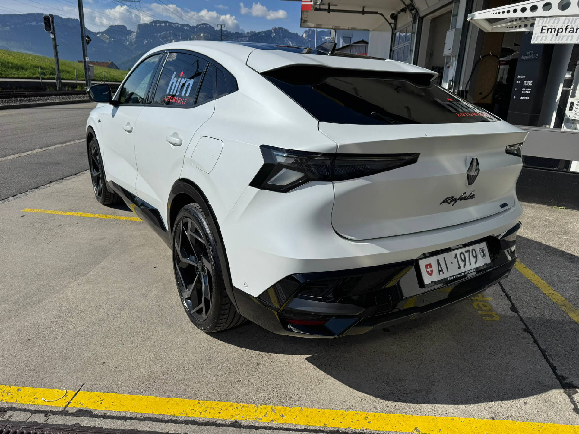 RENAULT Rafale 1.2 E-Tech Plug-in Atelier Alpine-image-3