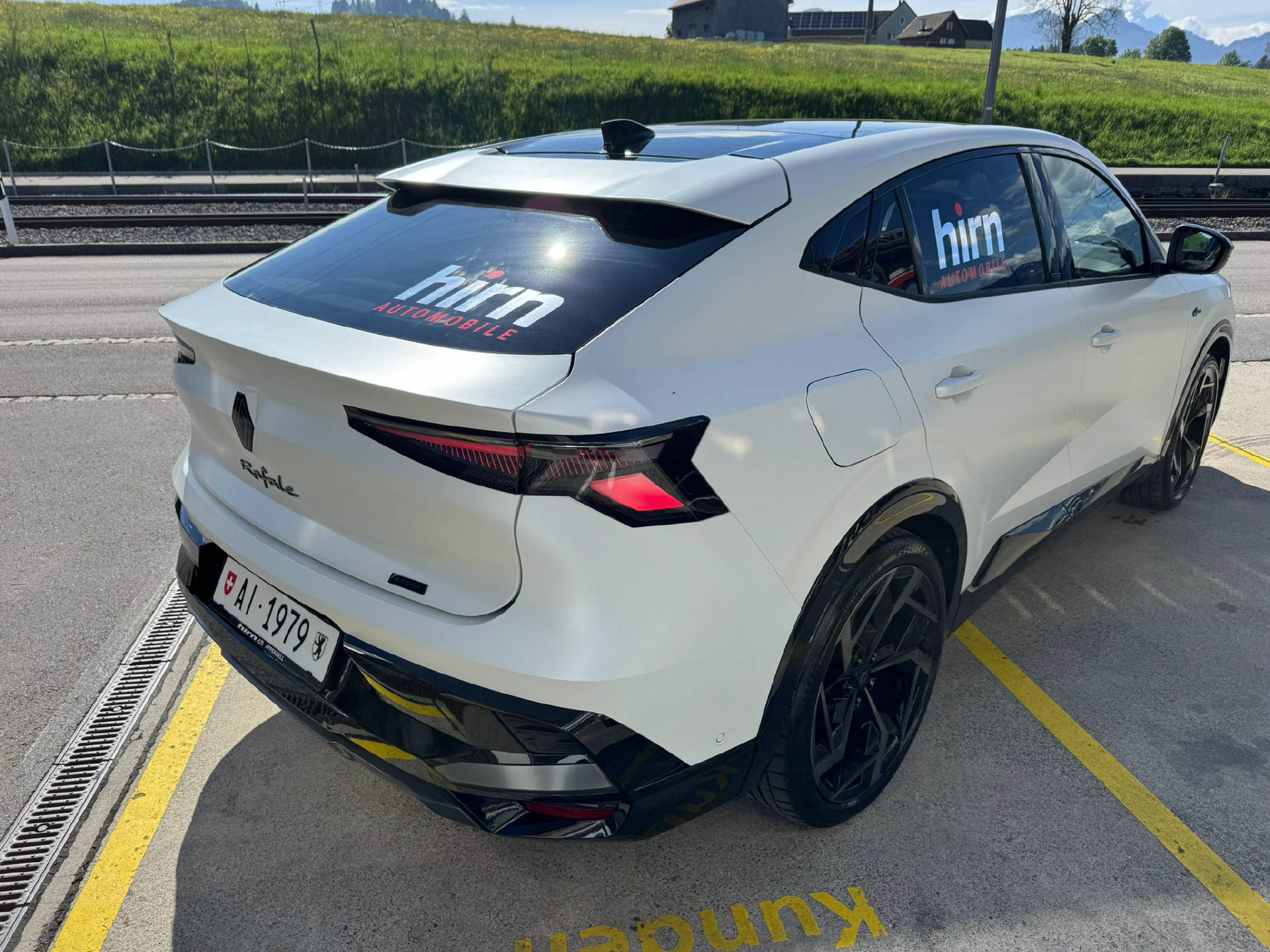 RENAULT Rafale 1.2 E-Tech Plug-in Atelier Alpine-image-2