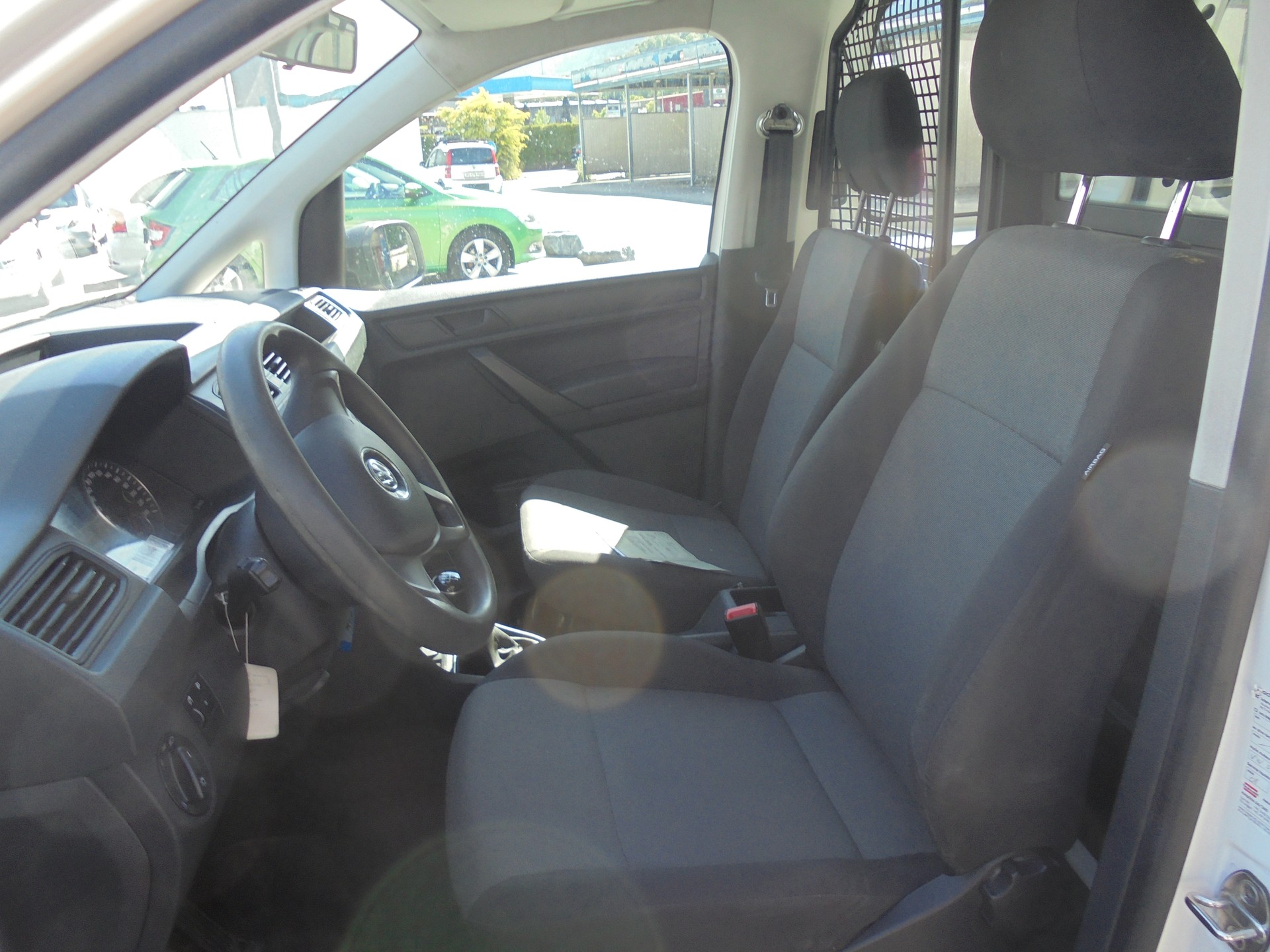 VW Caddy Maxi 2.0TDI 4Motion BlueMotion Technology-image-8