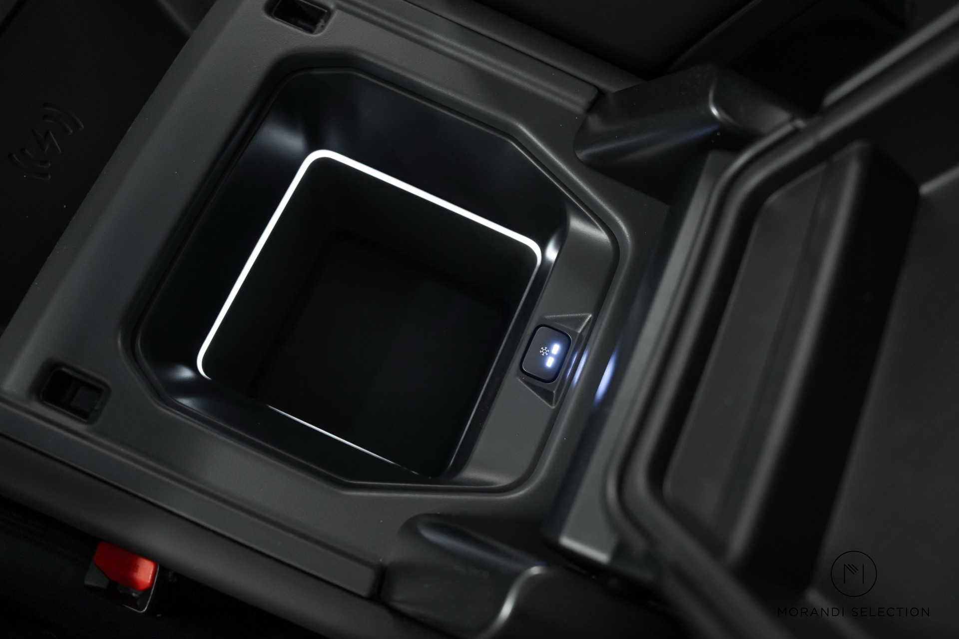 LAND ROVER Defender 110 3.0 D I6 300 X-Dynamic HSE-image-24