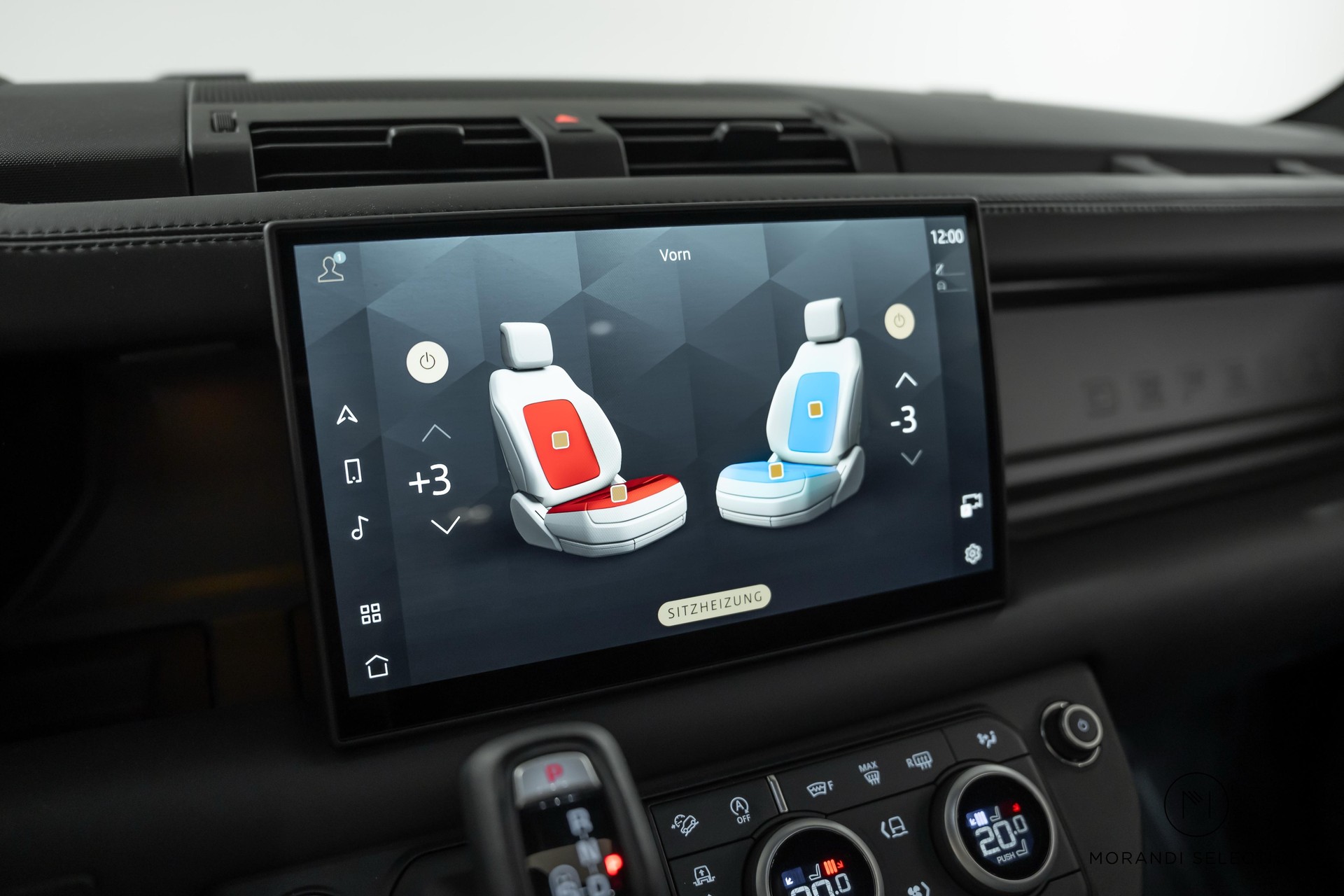 LAND ROVER Defender 110 3.0 D I6 300 X-Dynamic HSE-image-19