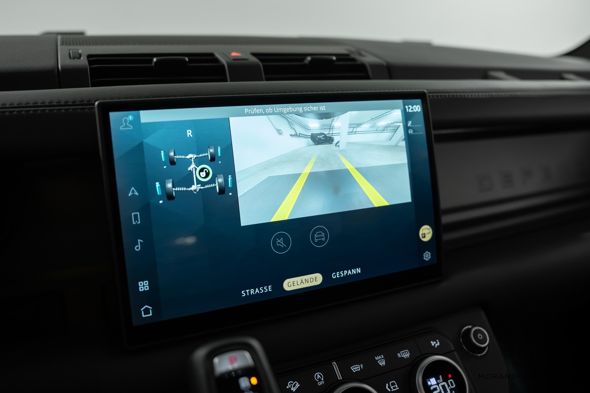 LAND ROVER Defender 110 3.0 D I6 300 X-Dynamic HSE-image-18